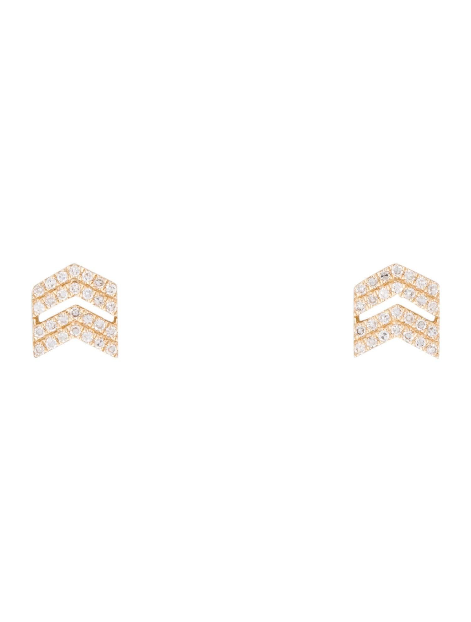 Contemporary 14K Yellow Gold Diamond Double Arrow Stud Earrings for Her For Sale