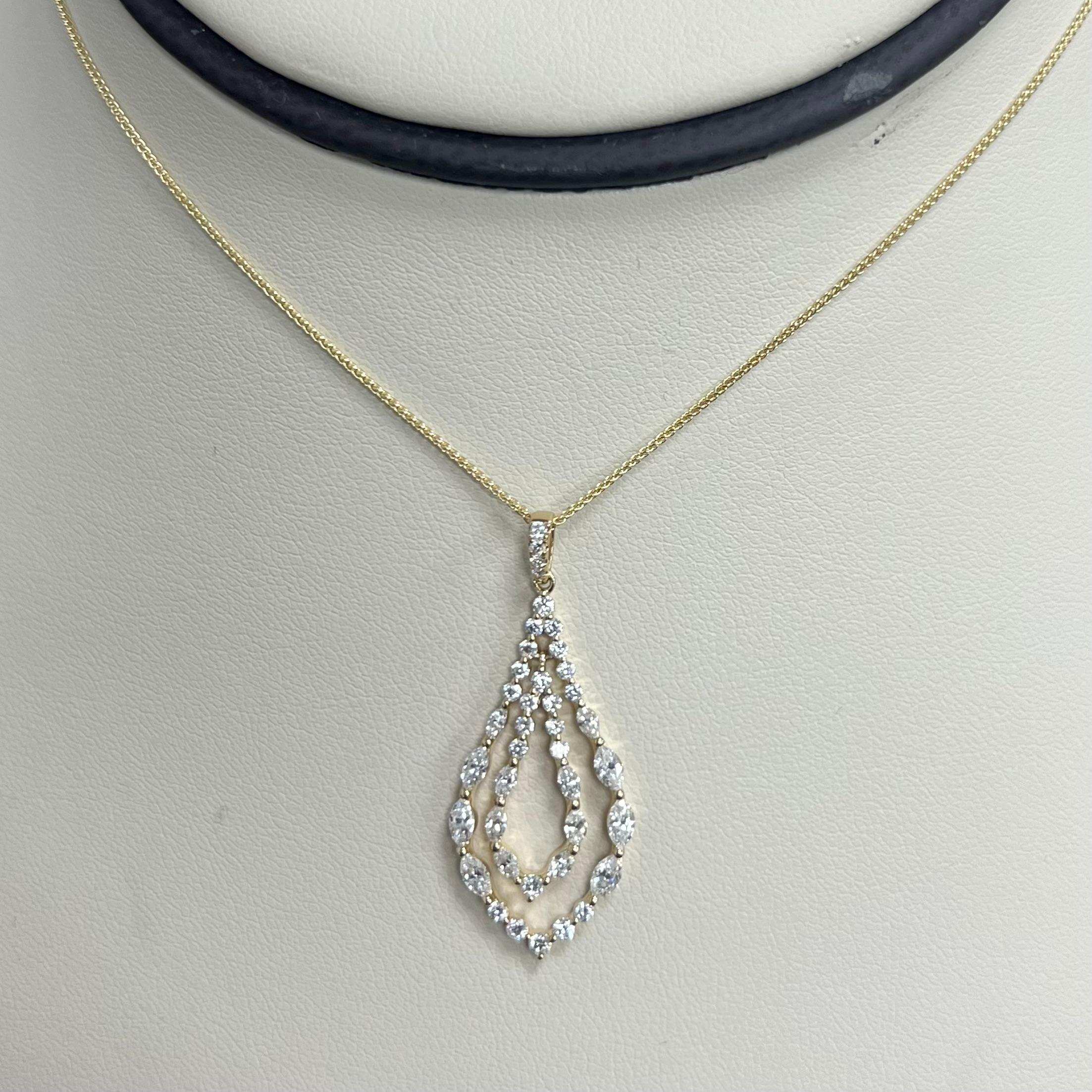 Moderne Pendentif en or jaune 14K avec diamant en vente