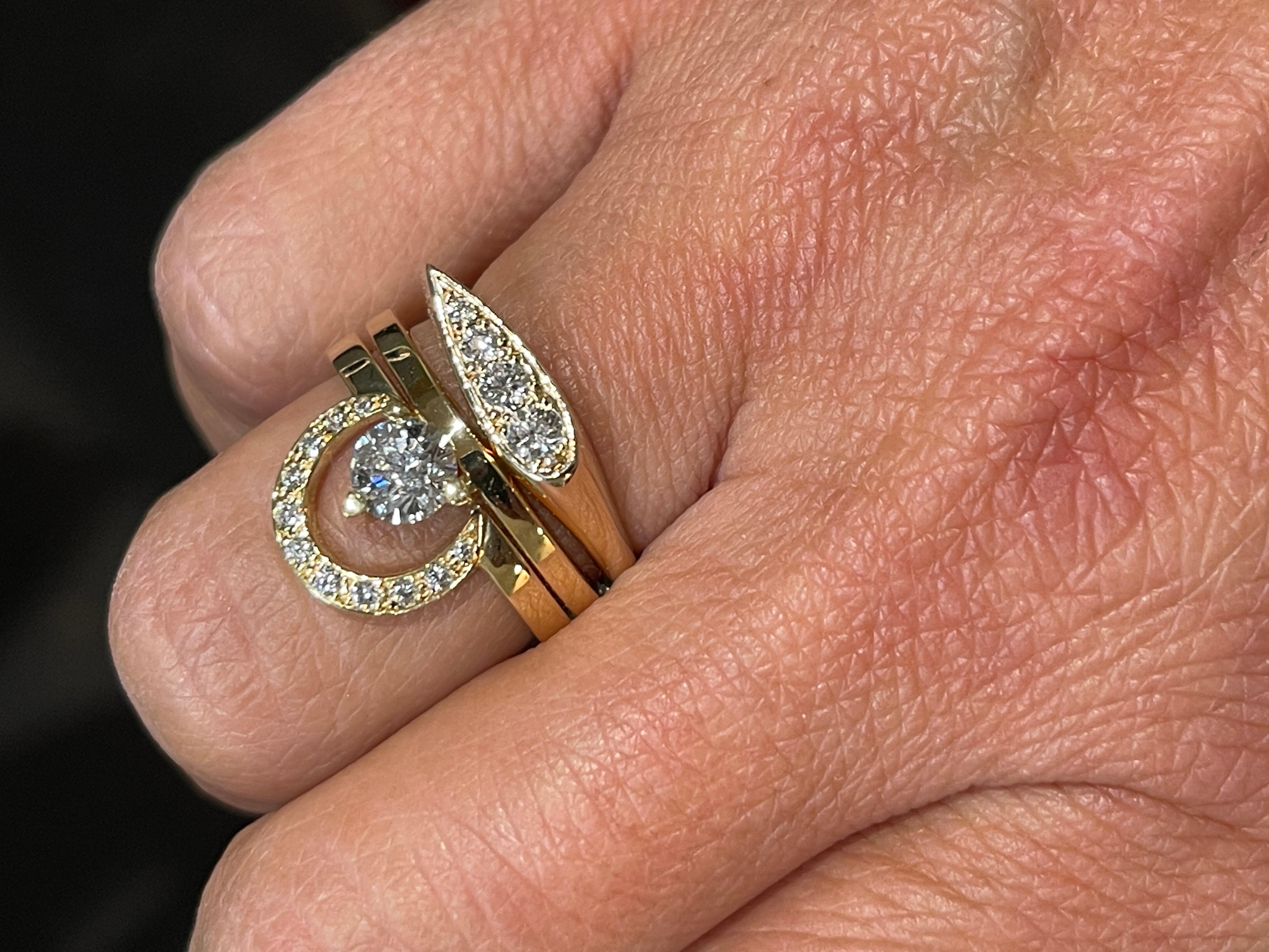14K Gelbgold Diamant länglicher birnenförmiger Siegelring (Zeitgenössisch) im Angebot