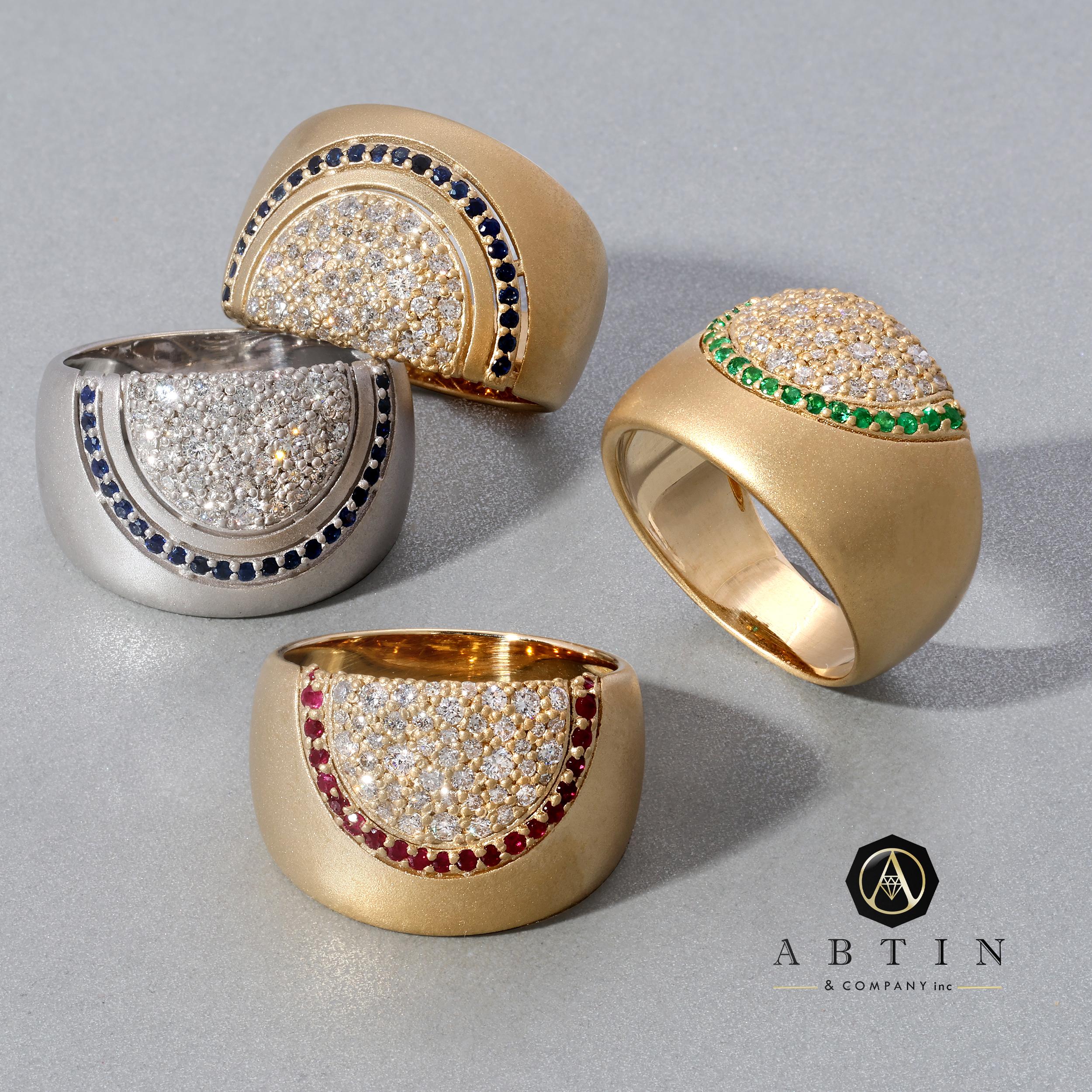 14K Gelbgold Diamant & Smaragd Breiter Dome Statement Ring Band  (Moderne) im Angebot