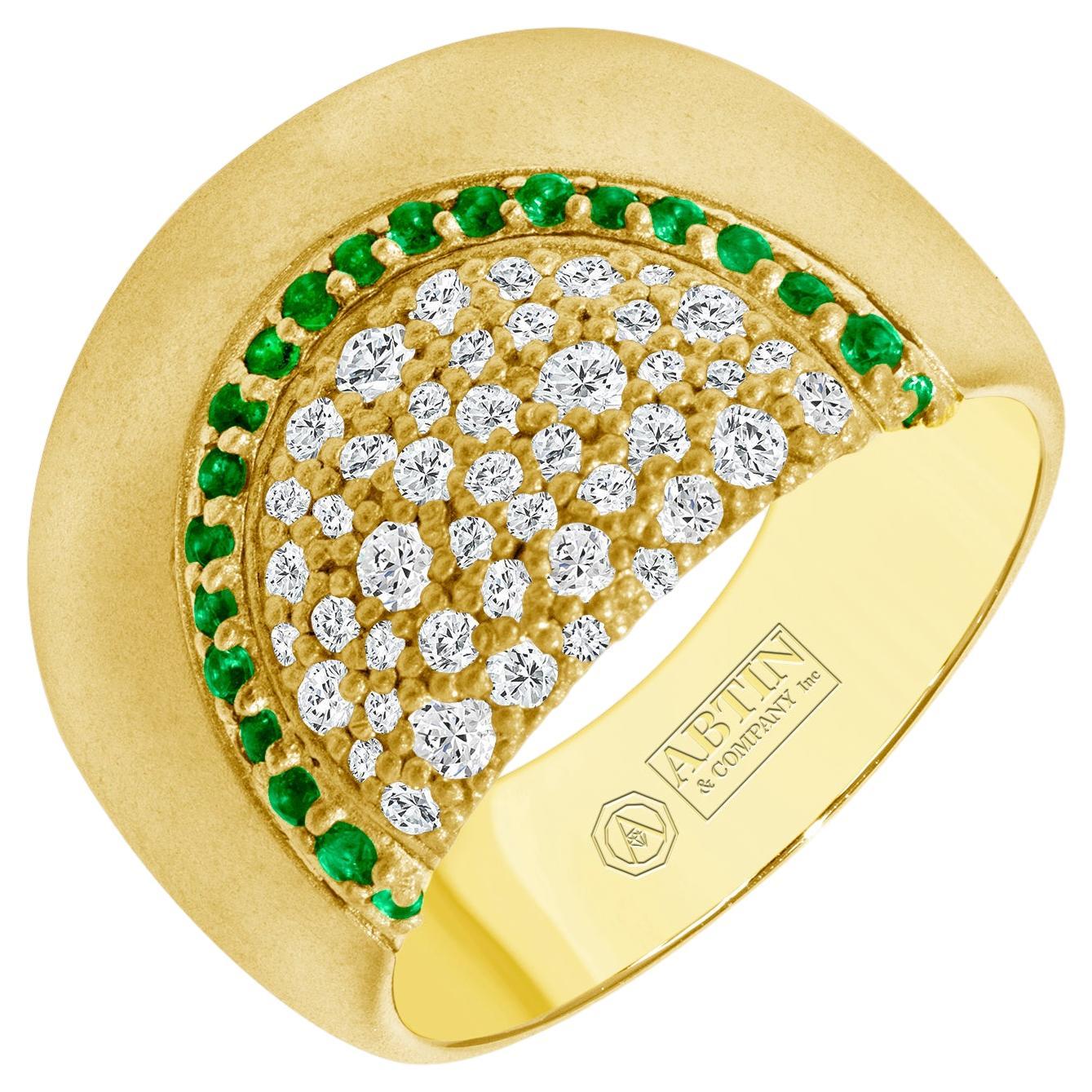 14K Yellow Gold Diamond & Emerald Wide Dome Statement Ring Band  For Sale