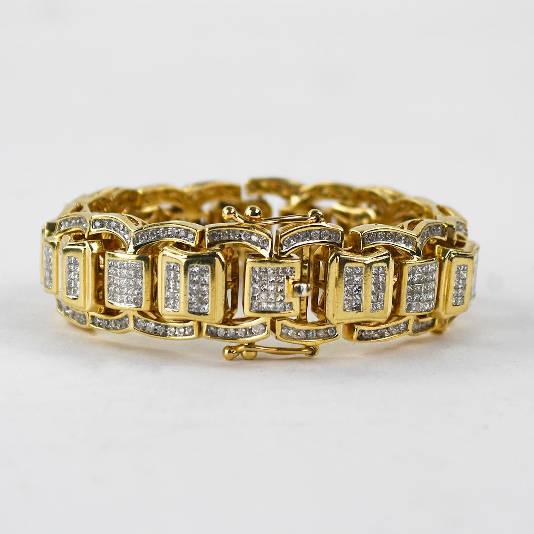 14K Gelbgold Diamant verkrustete Armband 11.00ct (Carréschliff) im Angebot
