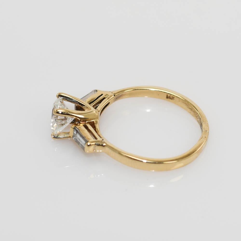 Bague de fiançailles en or jaune 14 carats avec diamants 1,03 carat, CTR-2,7 g en vente 1