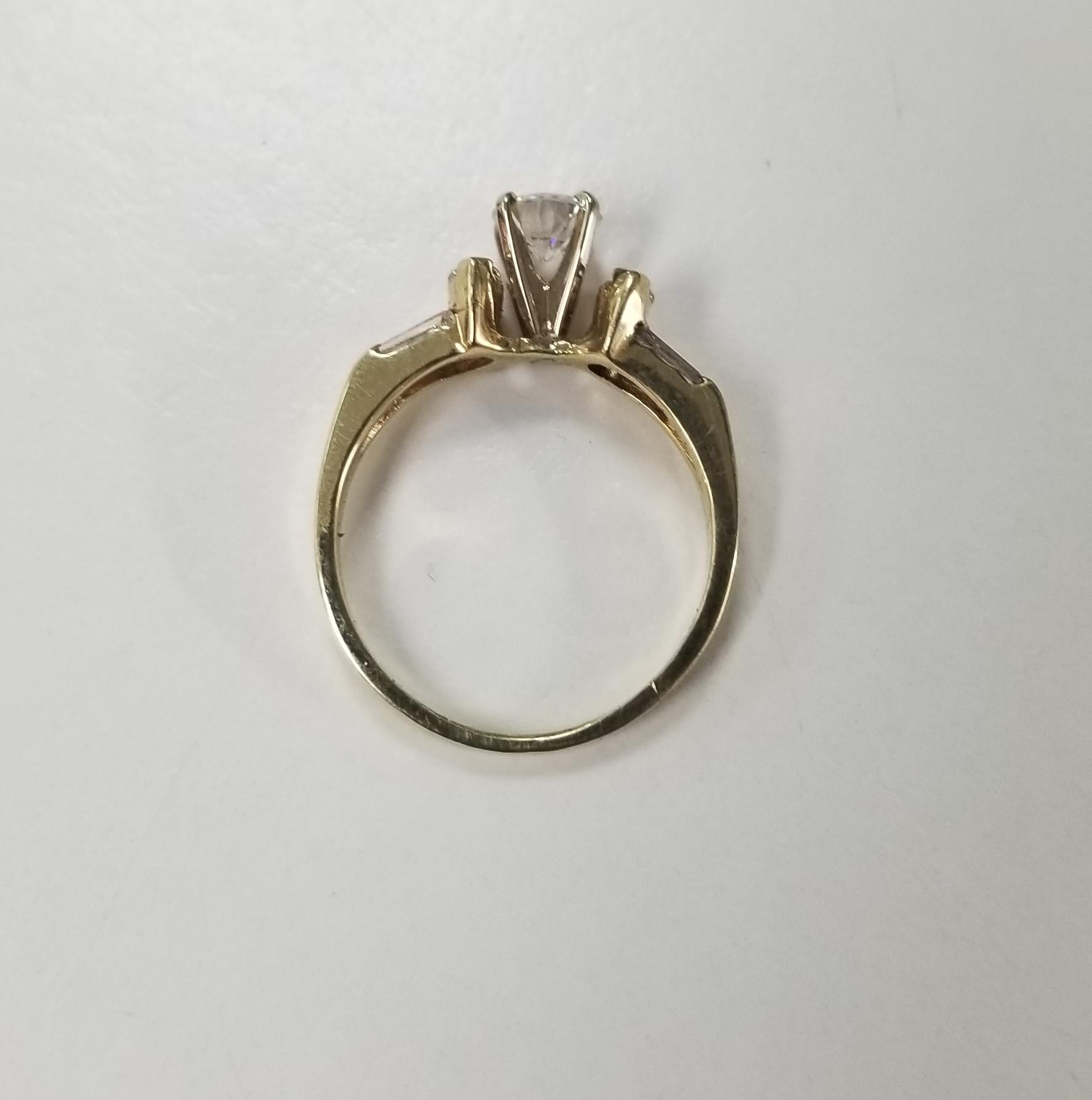 14 Karat Yellow Gold Diamond Engagement Ring In New Condition In Los Angeles, CA