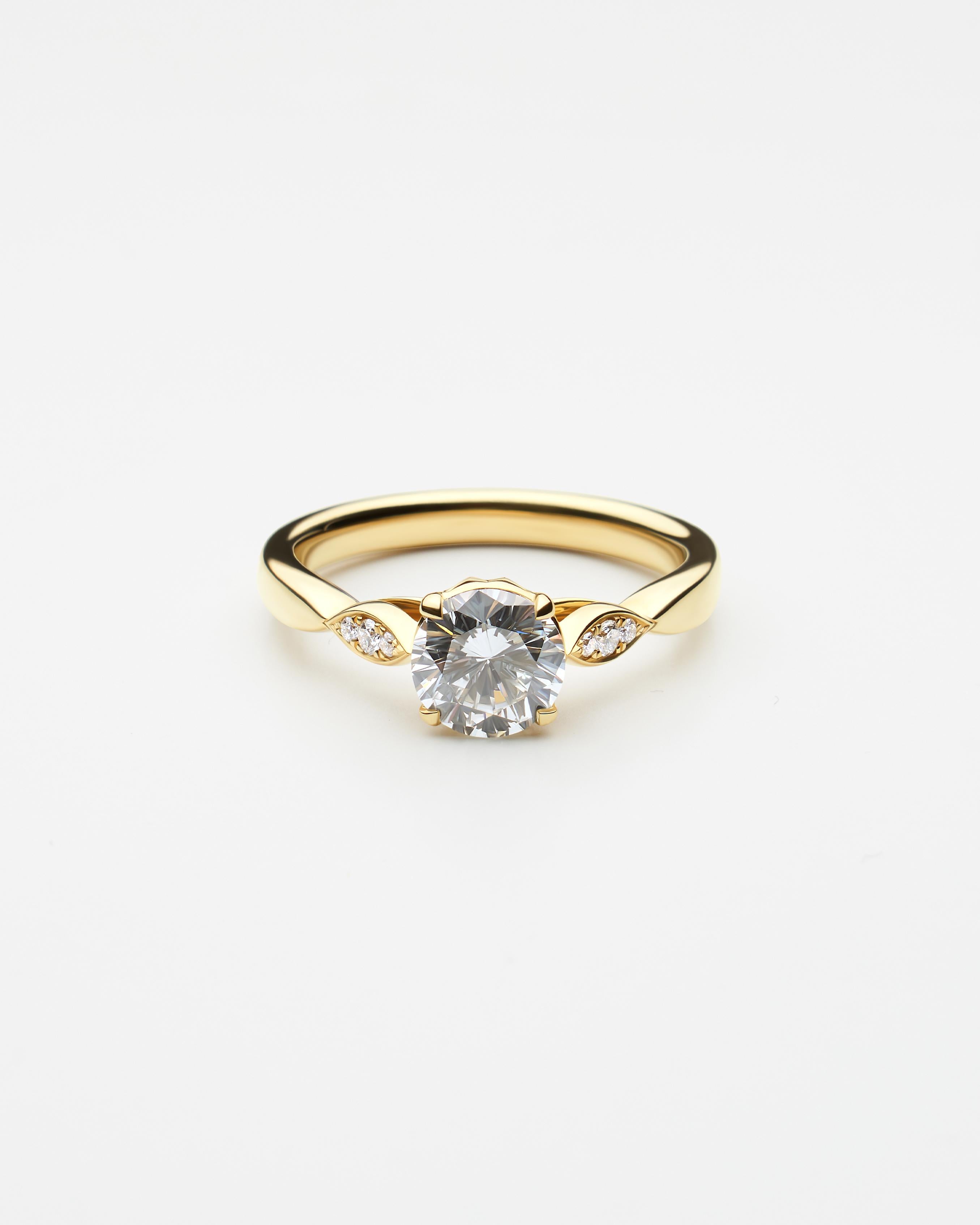 For Sale:  14k Yellow Gold Diamond Engagement Ring with 1.01 Carat Round Cut Diamond 2