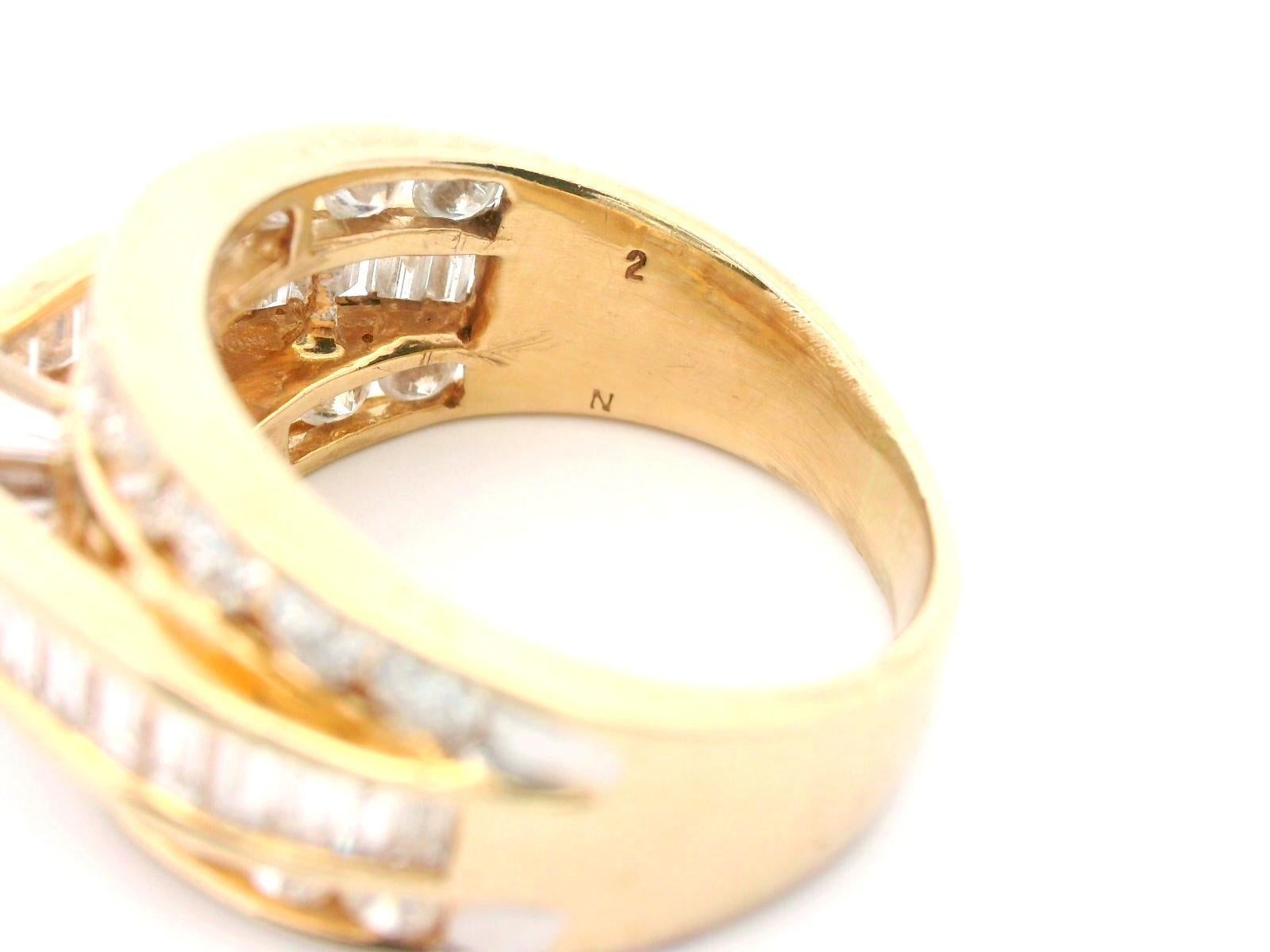 Anillo de compromiso de diamantes en oro amarillo de 14k en venta 7