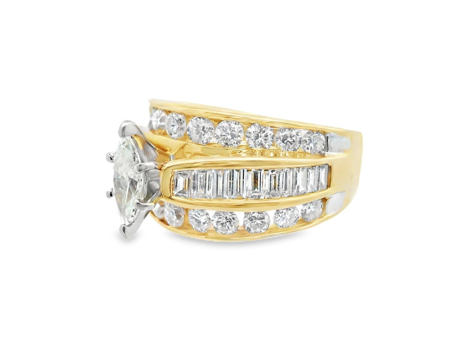 Anillo de compromiso de diamantes en oro amarillo de 14k en venta 1