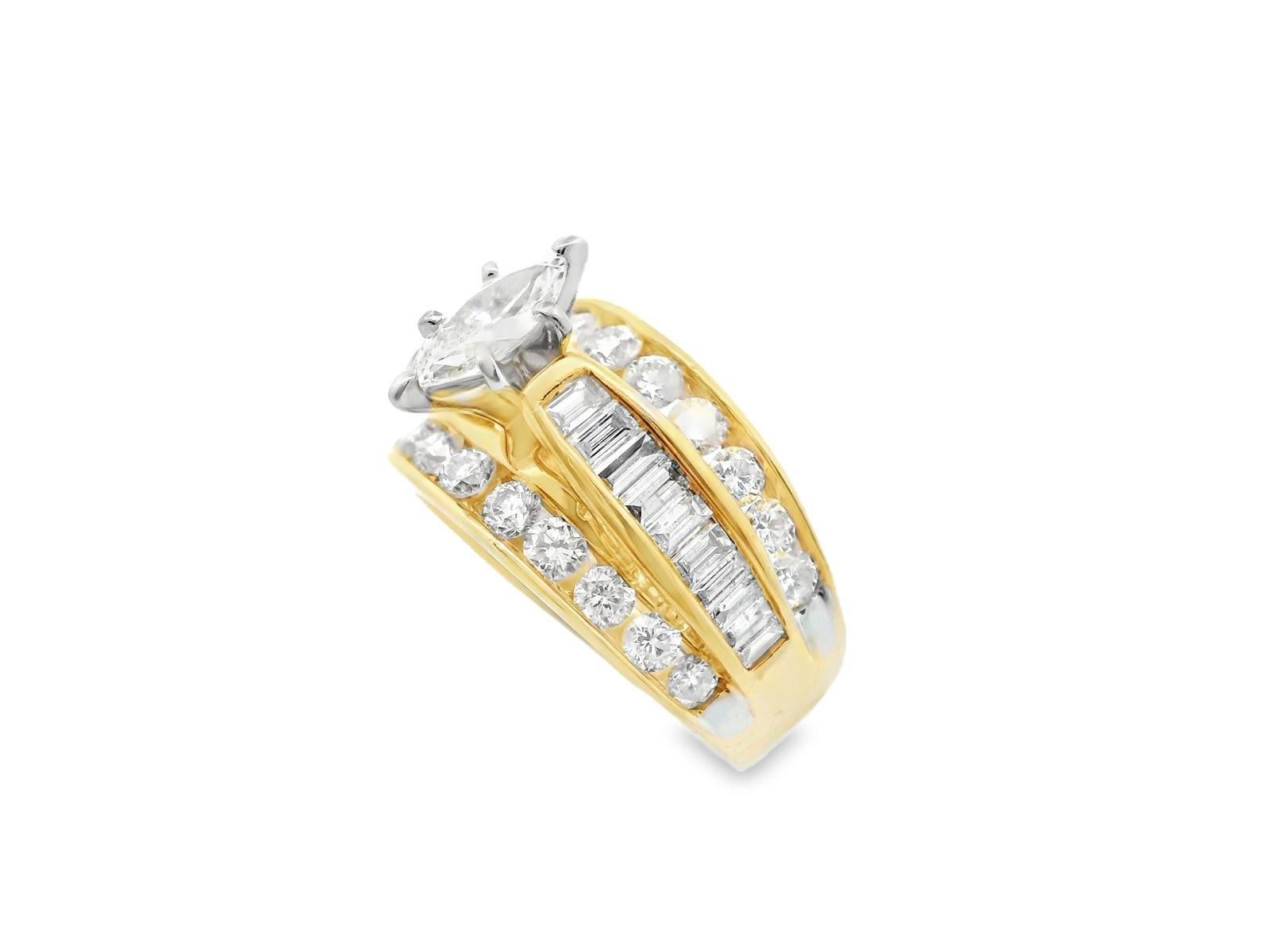 Anillo de compromiso de diamantes en oro amarillo de 14k en venta 2