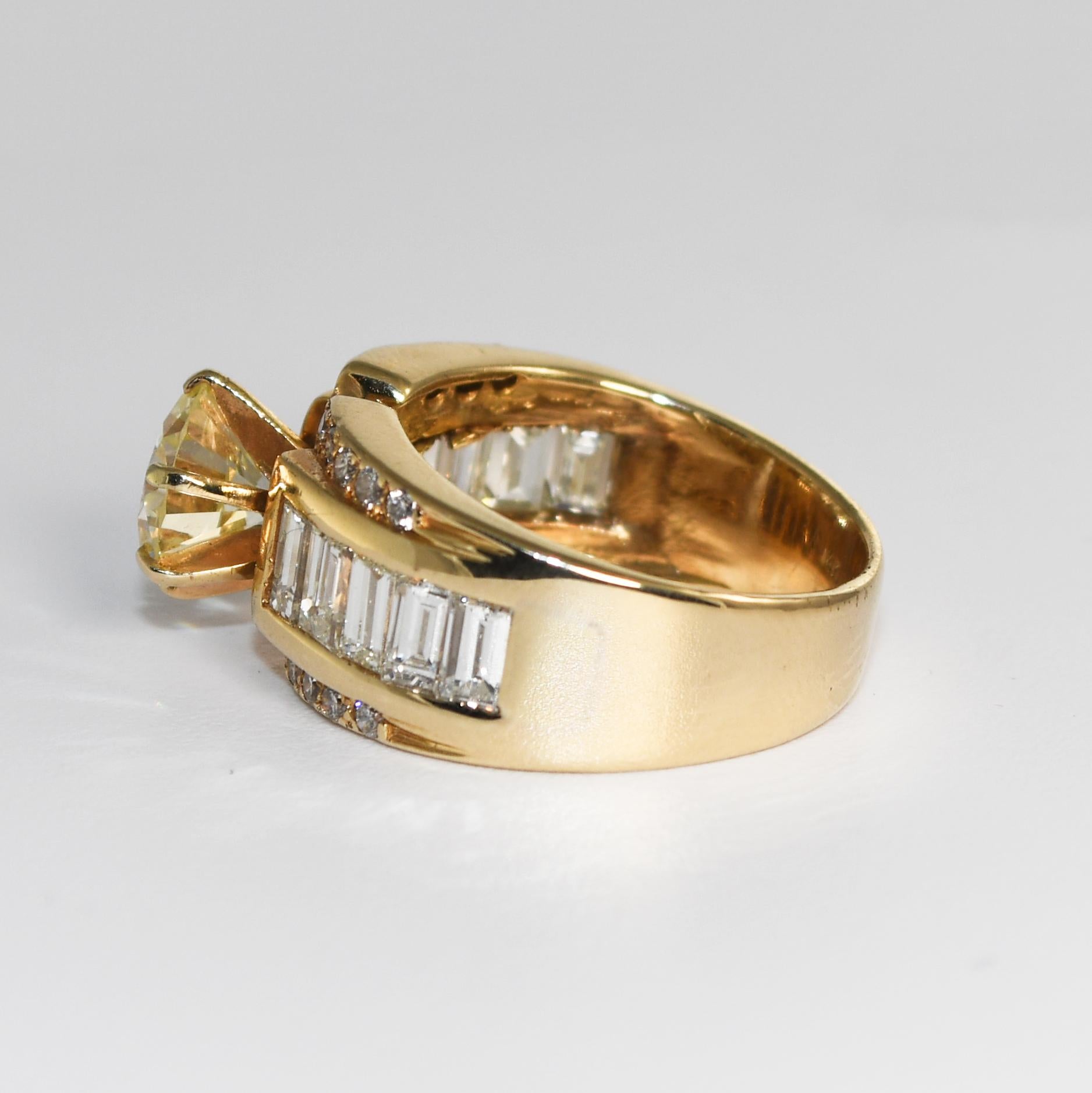 Women's 14K Yellow Gold Diamond Estate Ring GIA Certified 3.21ct For Sale