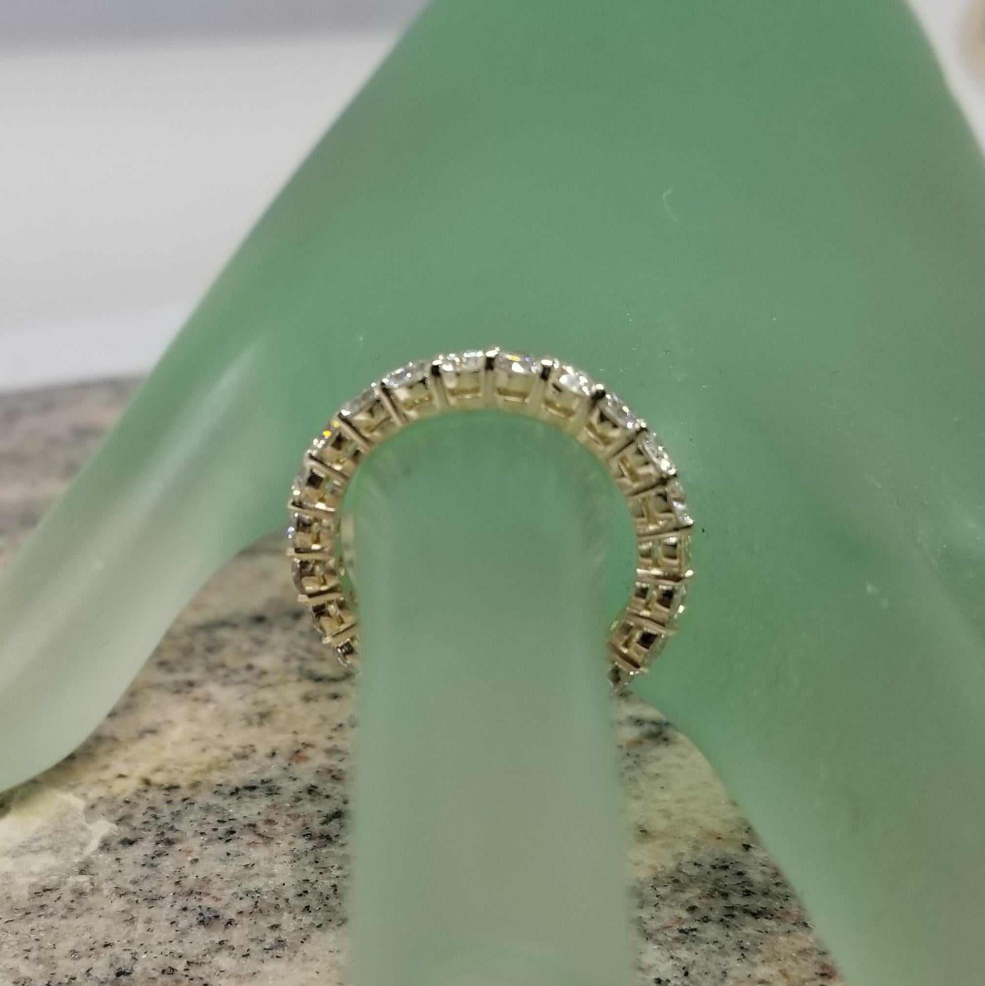 14K Yellow Gold Diamond Eternity Ring with 2.58cts. Set with Shared Prong In New Condition For Sale In Los Angeles, CA