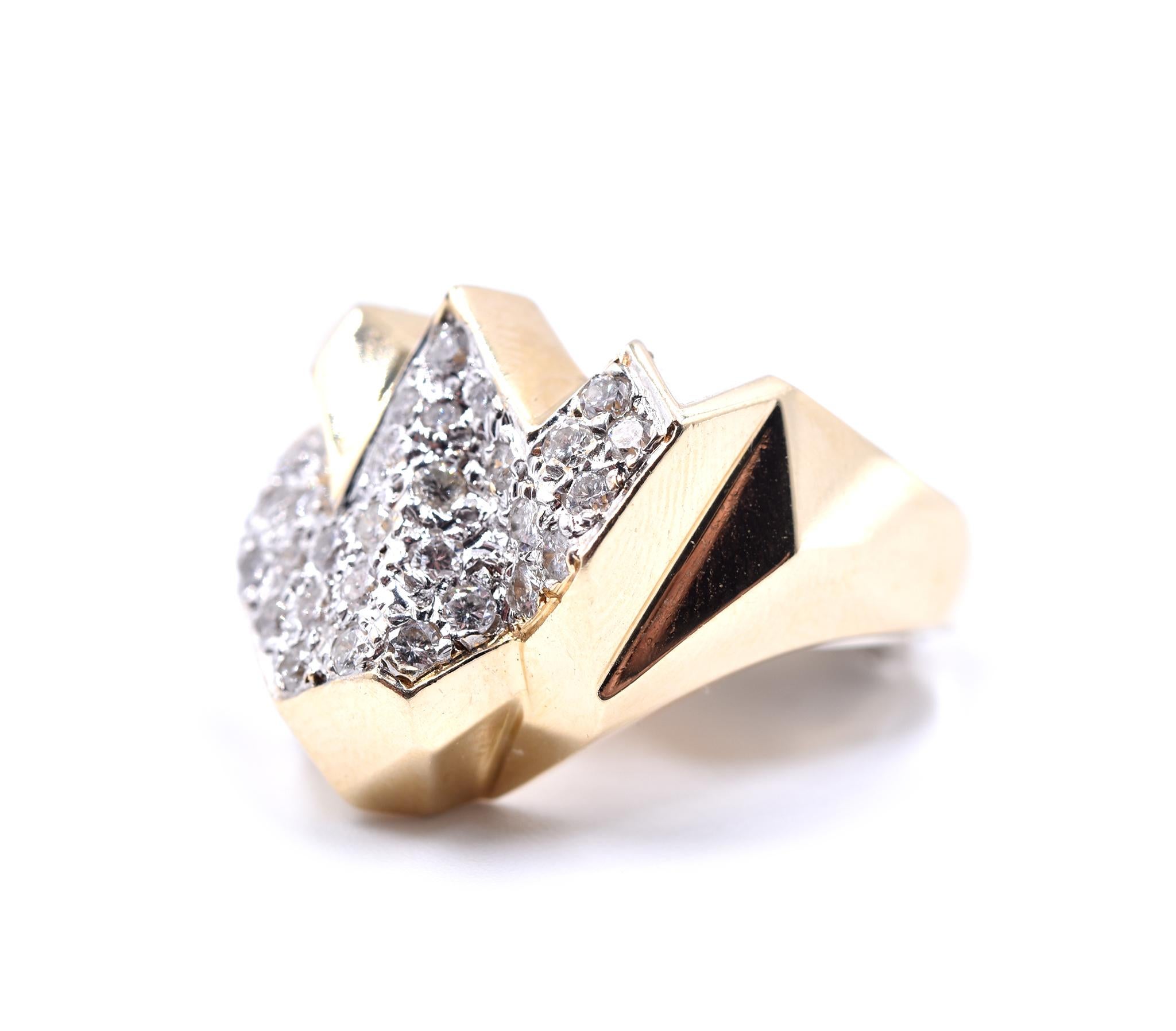 14 Karat Yellow Gold Diamond Fashion Ring In Excellent Condition For Sale In Scottsdale, AZ