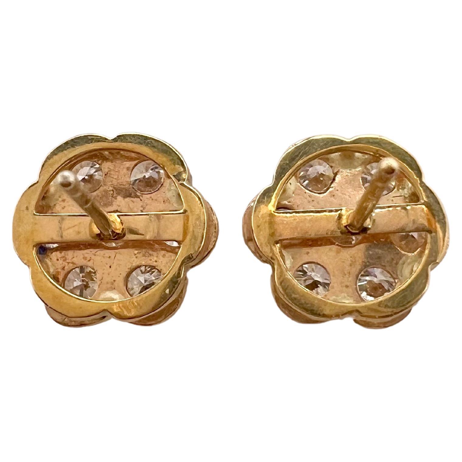 Taille brillant Clous d'oreilles de style floral en or jaune 14 carats avec diamants en vente
