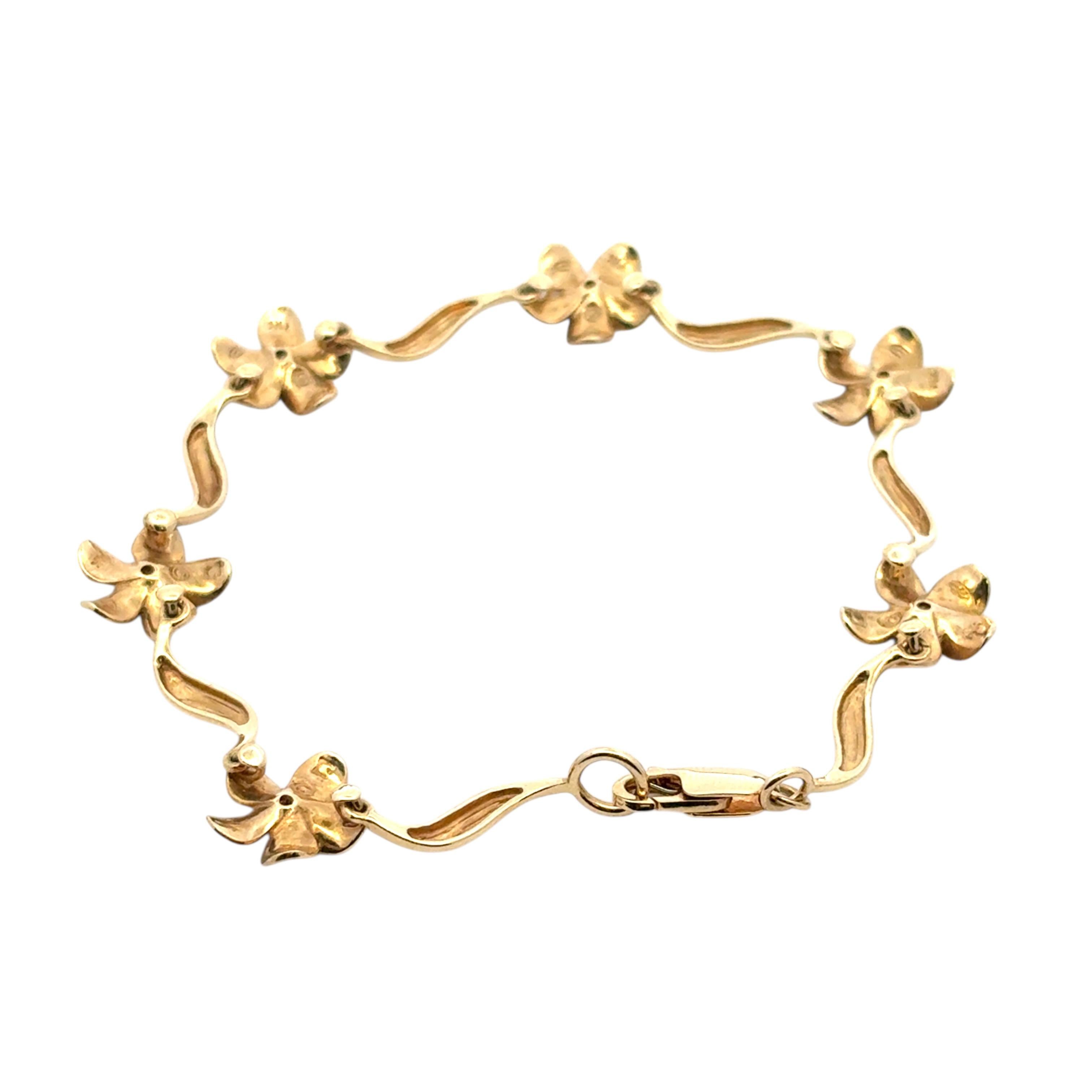 14k Yellow Gold Diamond Flower Bracelet For Sale 1