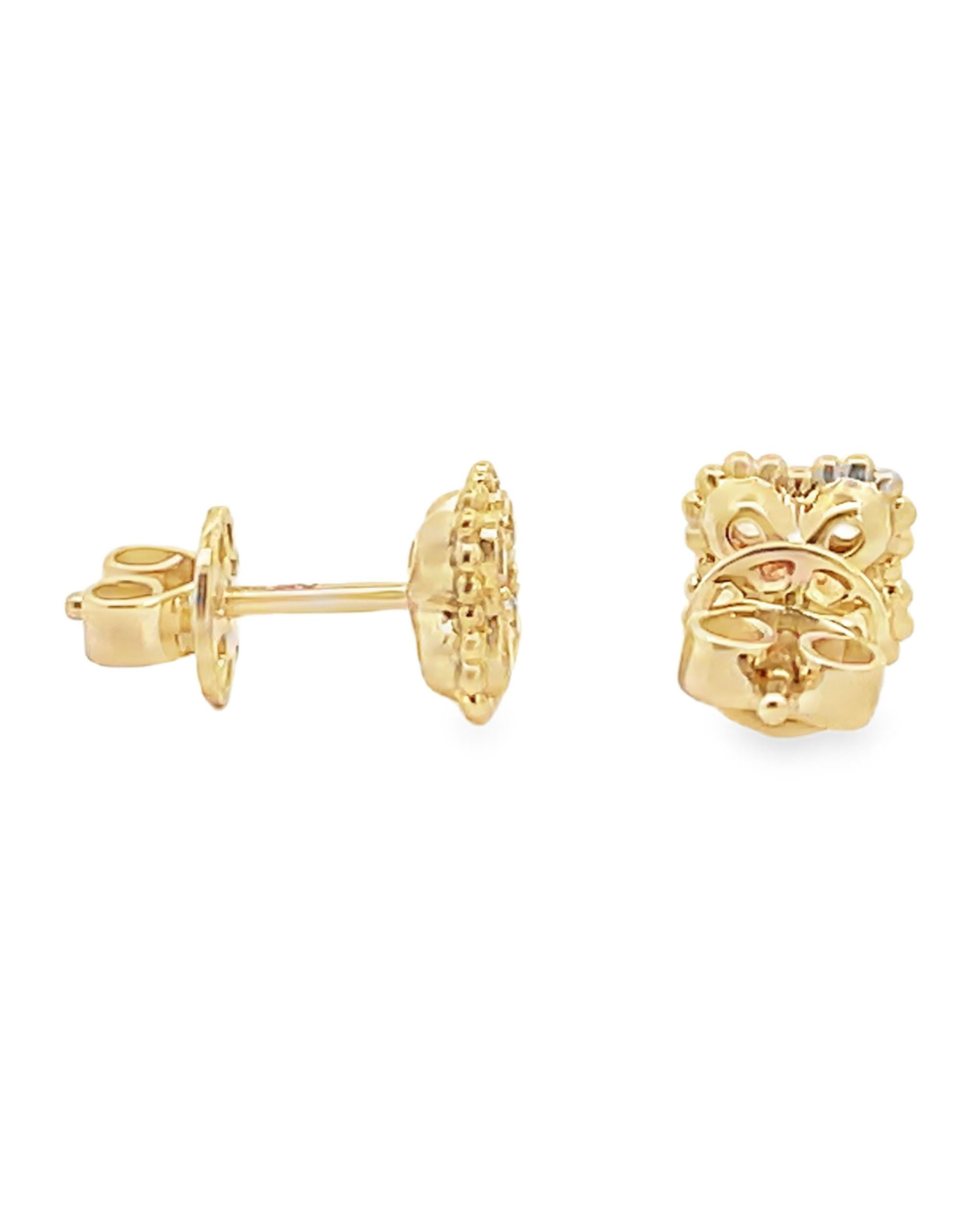 Round Cut 14K Yellow Gold Diamond Four Leaf Quatrefoil Stud Earrings with Pushbacks For Sale