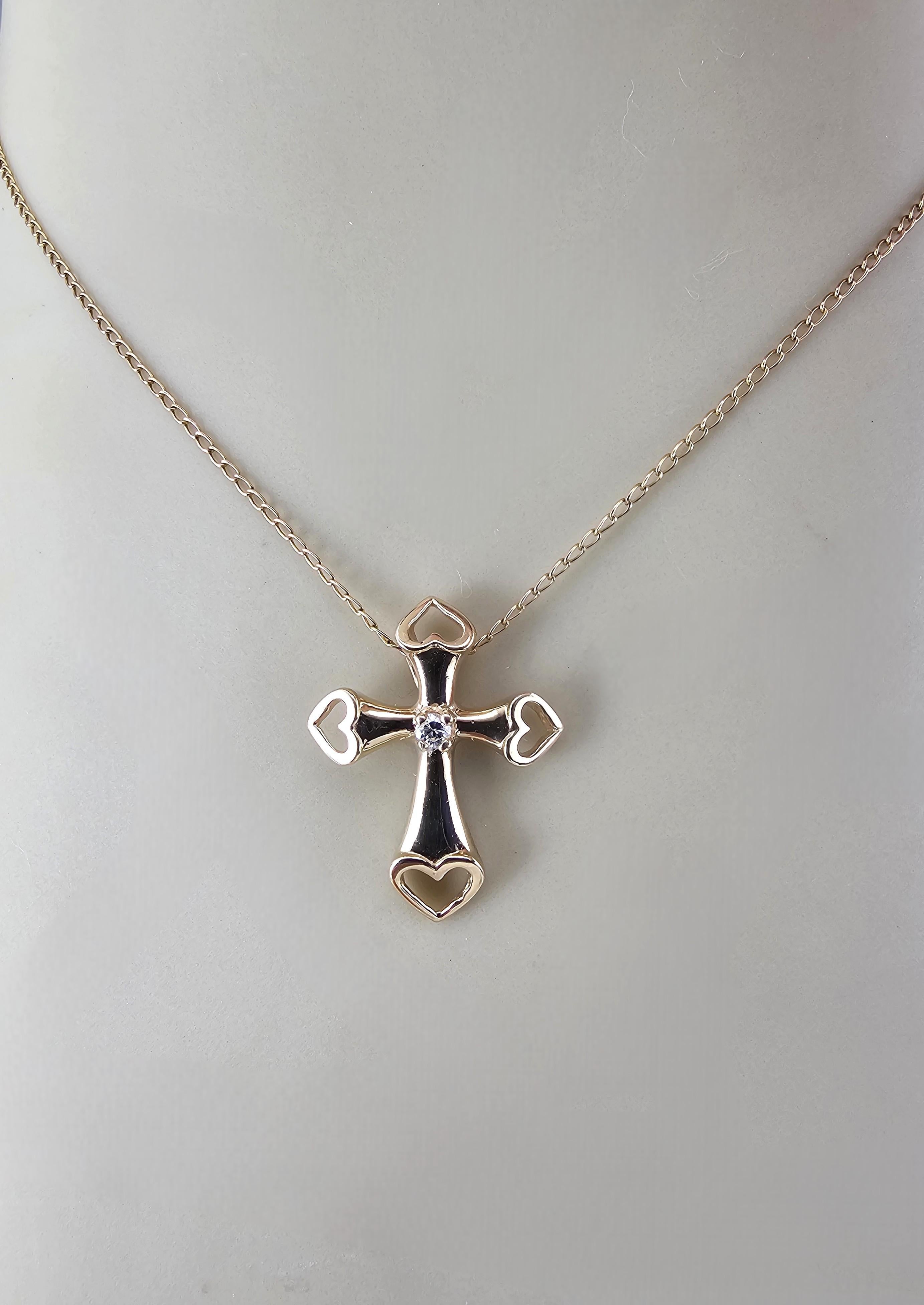 Pendentif croix en or jaune 14K avec diamant #23938 en vente 1