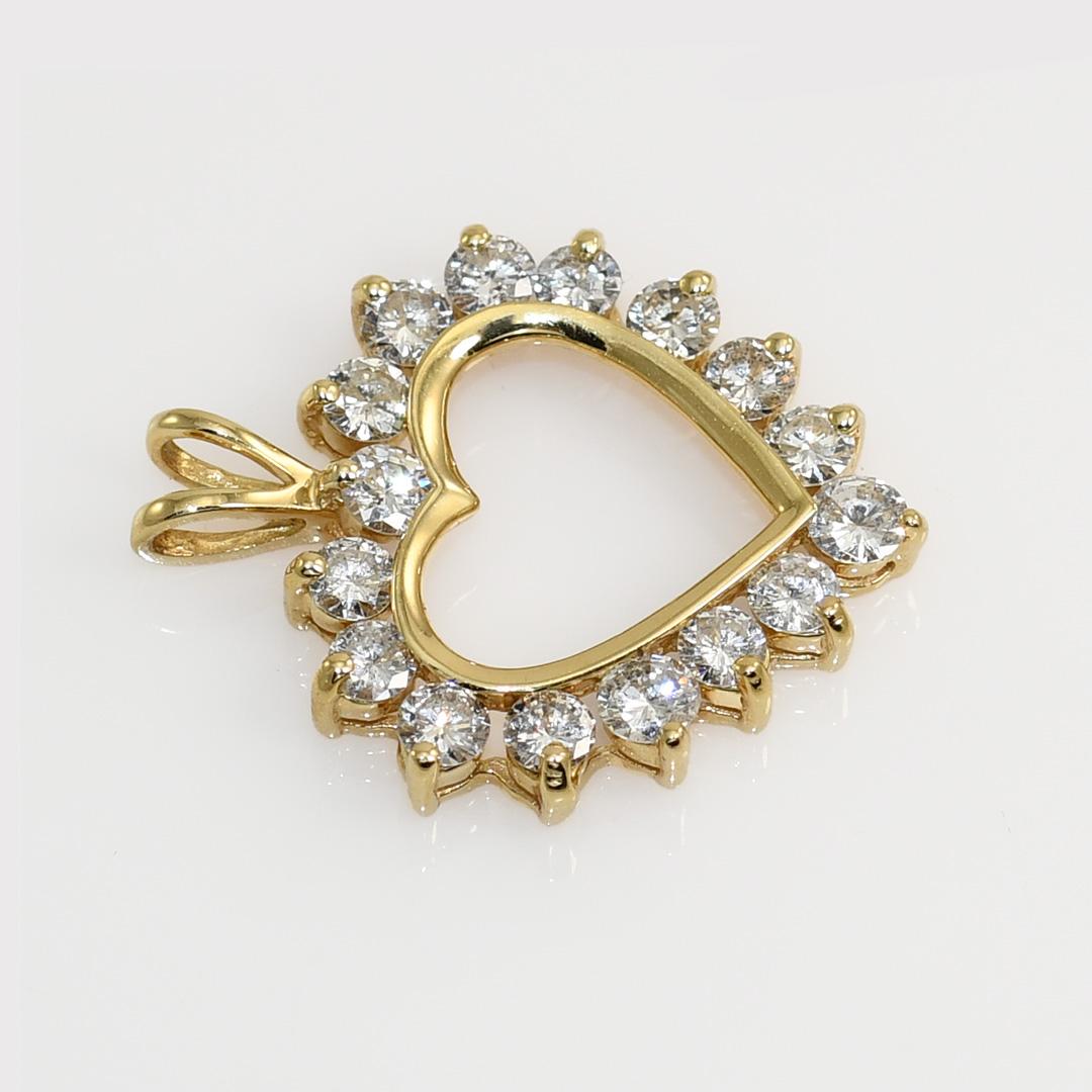 Taille brillant Pendentif cœur en or jaune 14K, 1.50tdw, 3.9g en vente