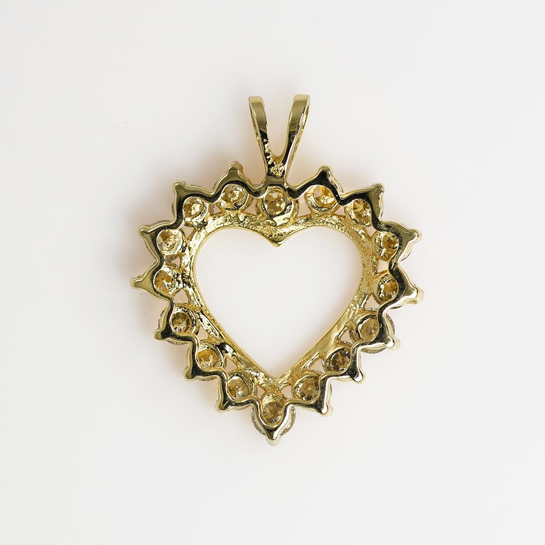 Pendentif cœur en or jaune 14K, 1.50tdw, 3.9g en vente 2