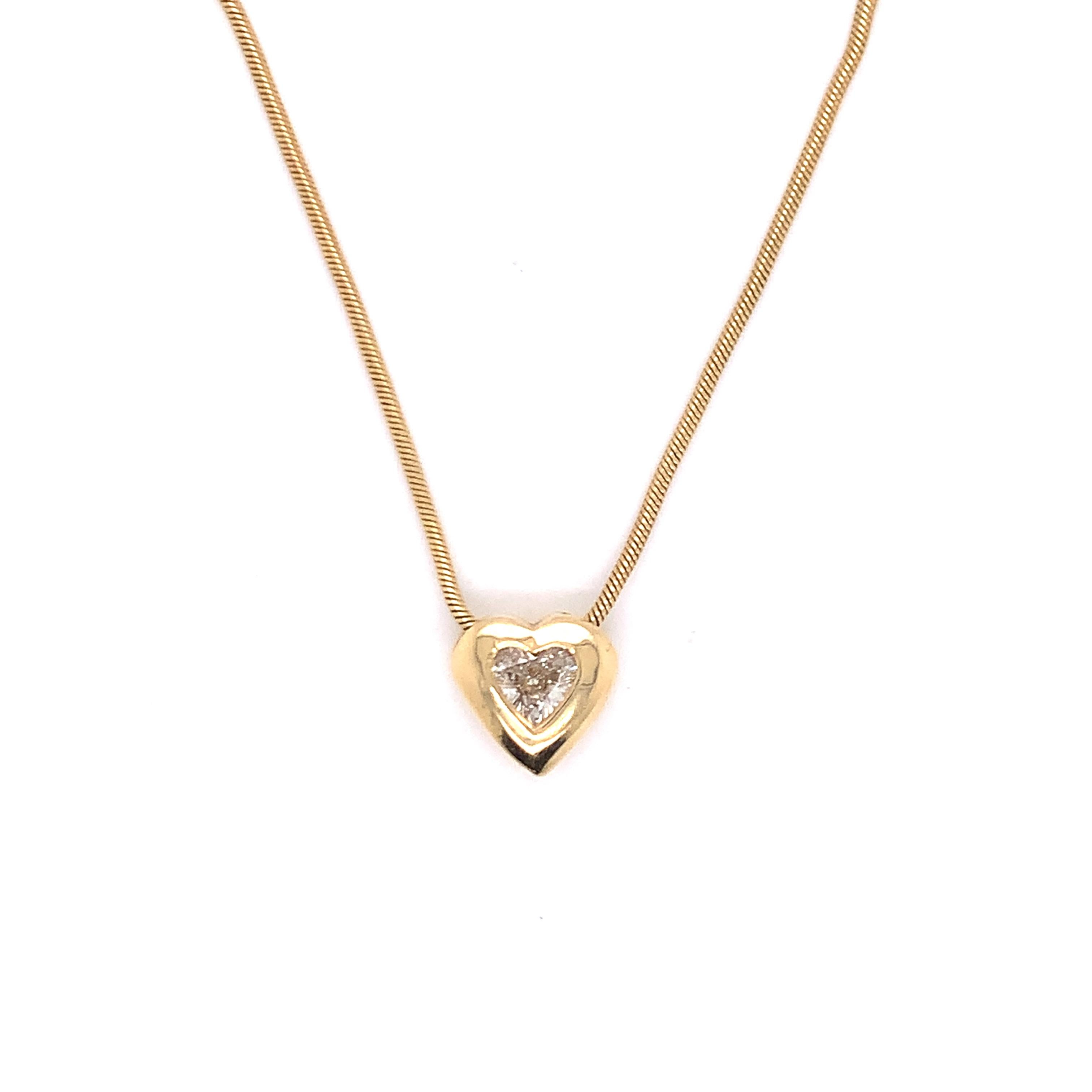 14 Karat Yellow Gold Diamond Heart Pendant Necklace In New Condition For Sale In New York, NY