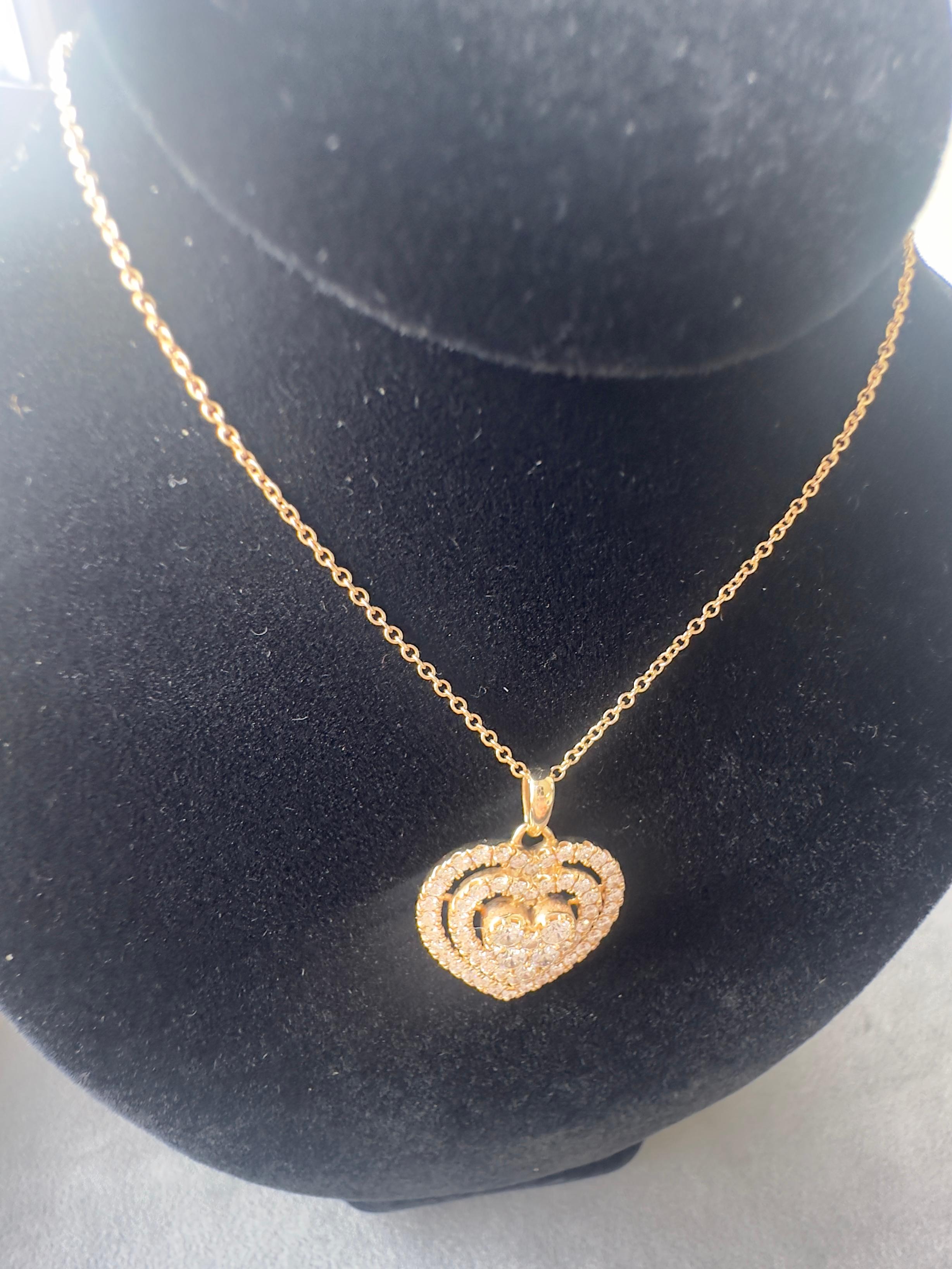 Collana con ciondolo a forma di cuore con diamante in oro giallo 14k in vendita 2