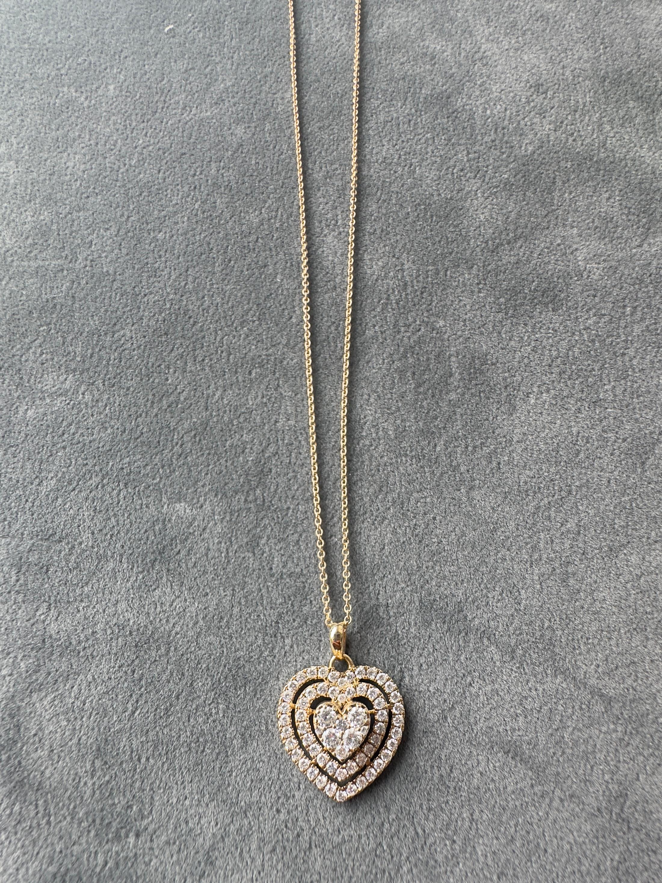 Collana con ciondolo a forma di cuore con diamante in oro giallo 14k in vendita 4