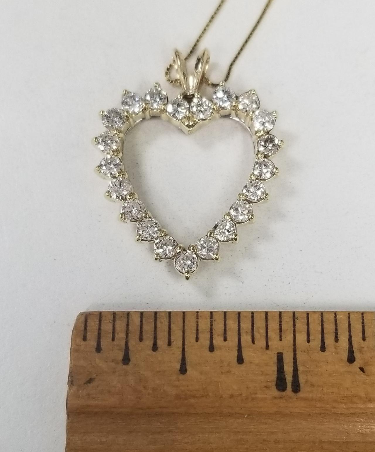 14 Karat Gelbgold Diamant-Herz mit 1,30 Karat im Zustand „Neu“ im Angebot in Los Angeles, CA