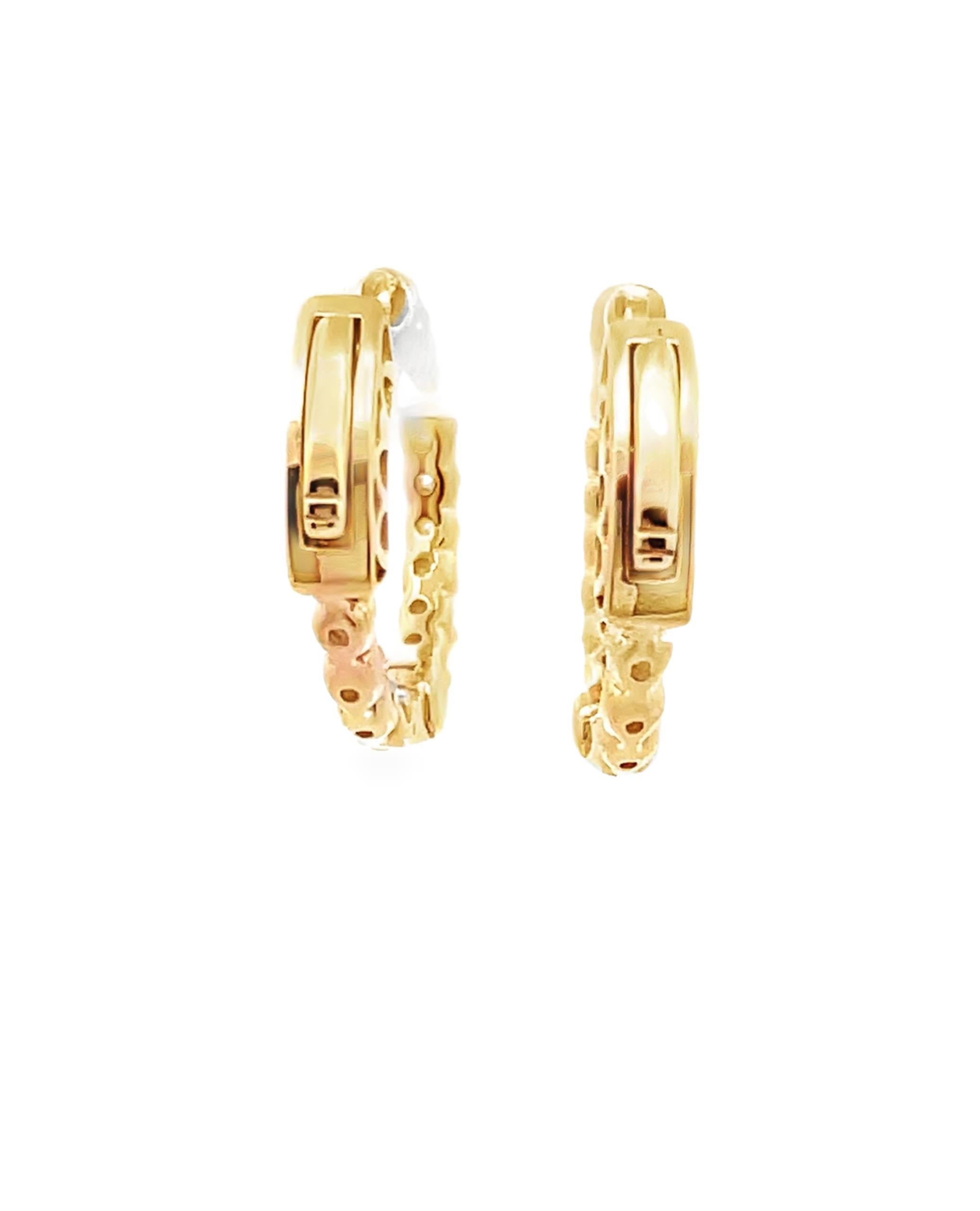 Taglio rotondo 18 Millimeter Round Diamond Hoop Earrings in 14K Yellow Gold in vendita