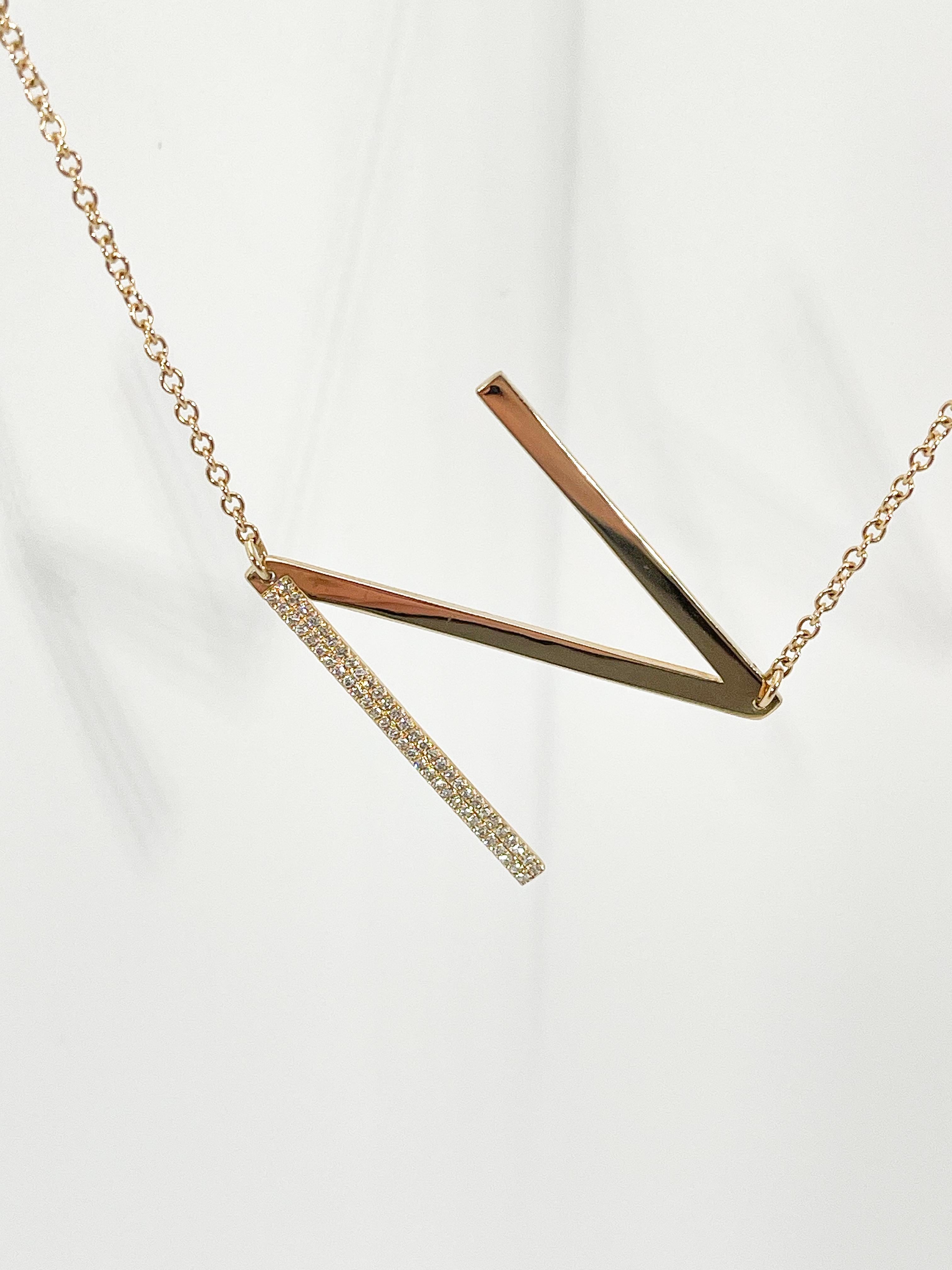 Taille ronde Collier pendentif « N » initiale en or jaune 14 carats avec diamants en vente