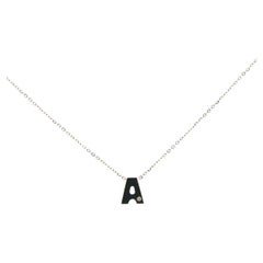 Collier en or jaune 14 carats avec la lettre « A » sertie de diamants