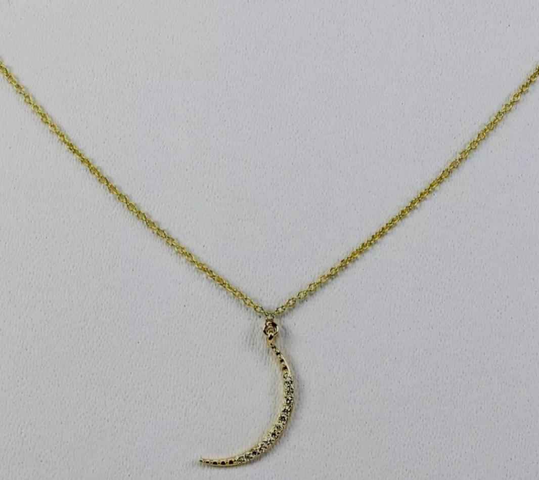 Collier minimaliste de lune en or jaune 14 carats et diamants pour femmes, cadeau deanniversaire en vente 8