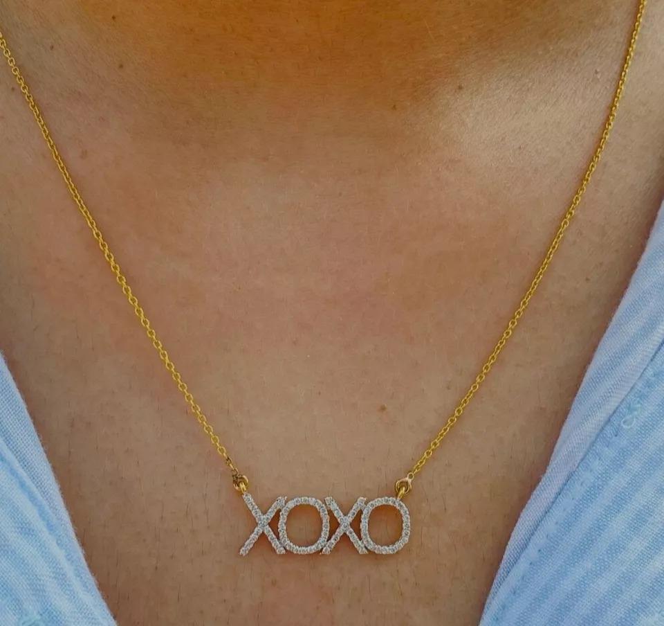 Round Cut 14K Yellow Gold Diamond Moon Necklace Minimal For Sale