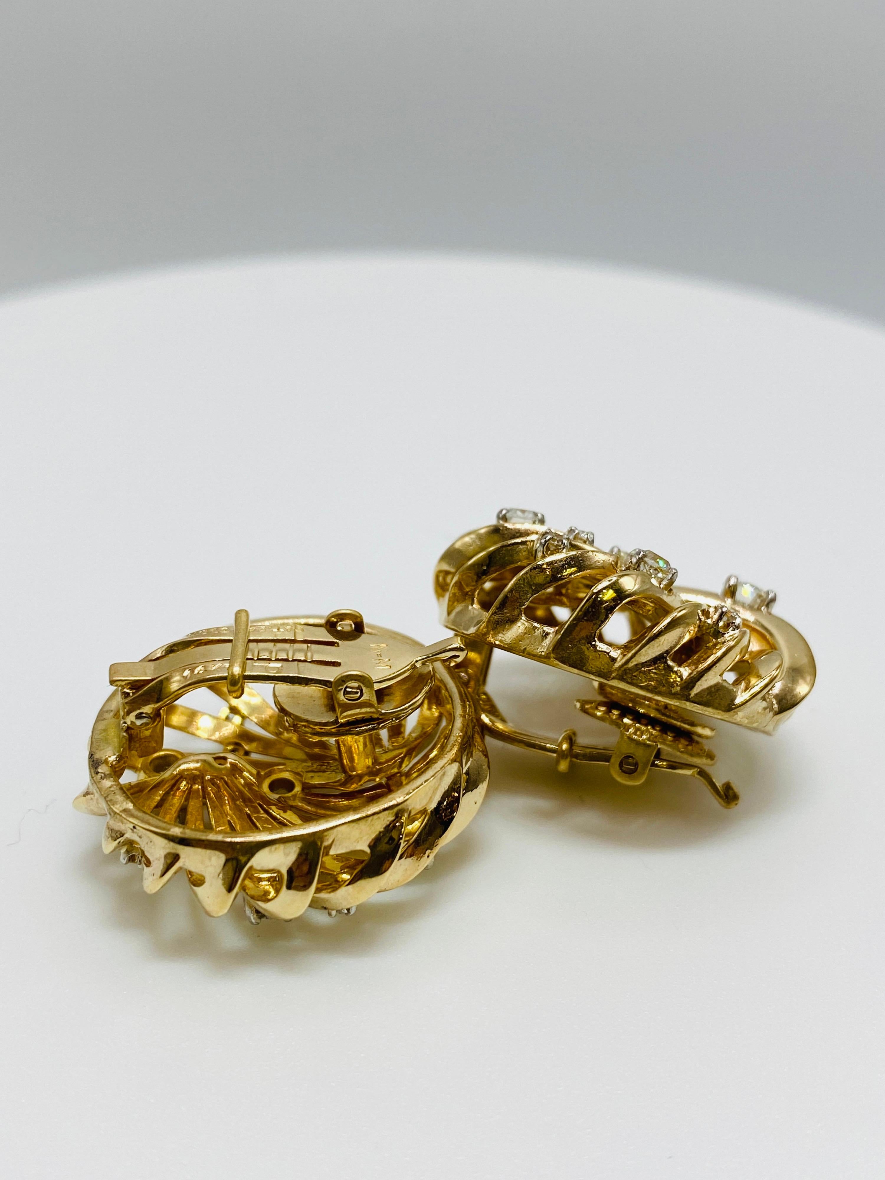Diamant-Diamant-Ohrringe Neiman Marcus Knopf aus Gelbgold (Moderne) im Angebot