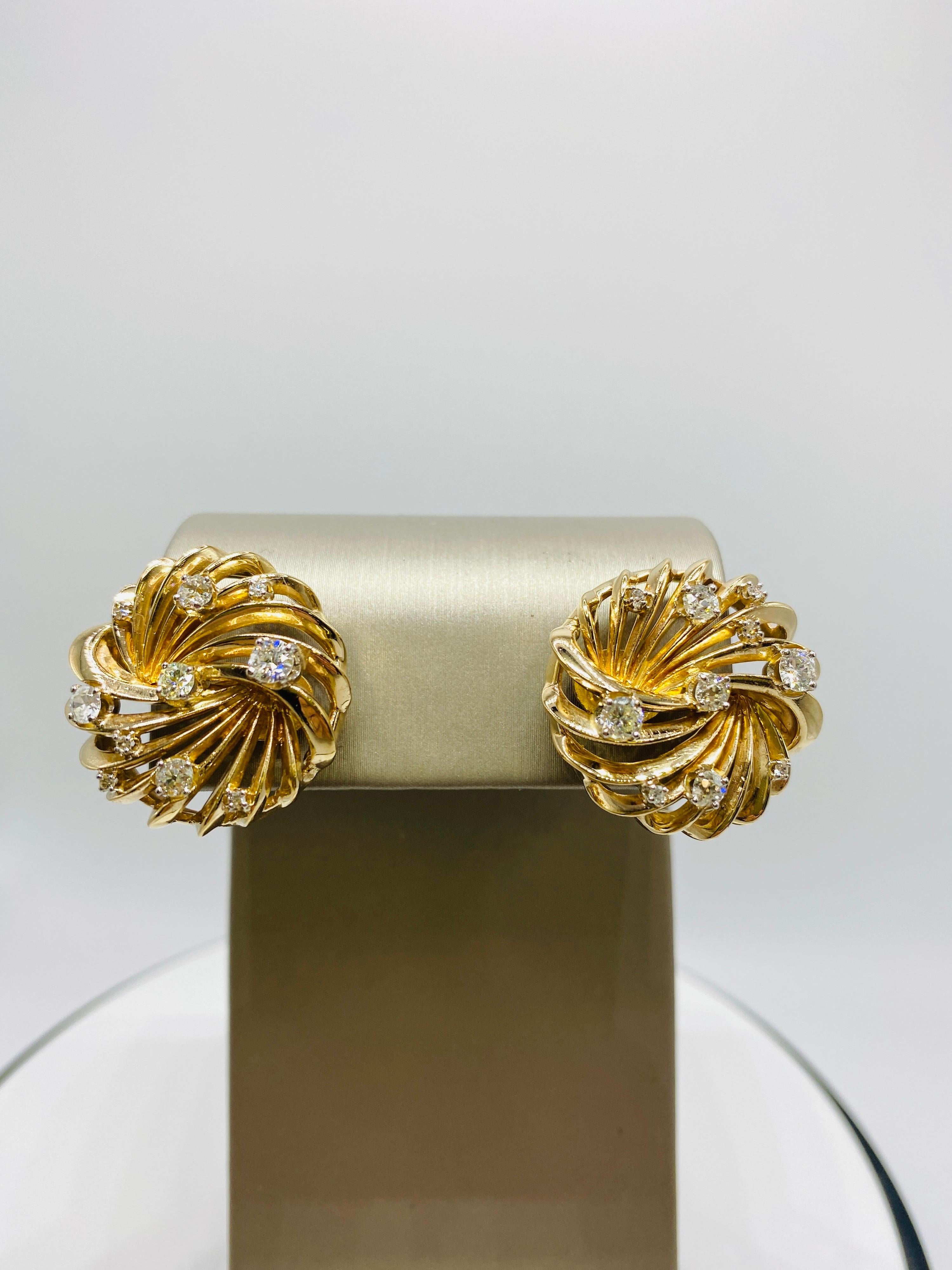 Diamant-Diamant-Ohrringe Neiman Marcus Knopf aus Gelbgold im Zustand „Gut“ im Angebot in DALLAS, TX