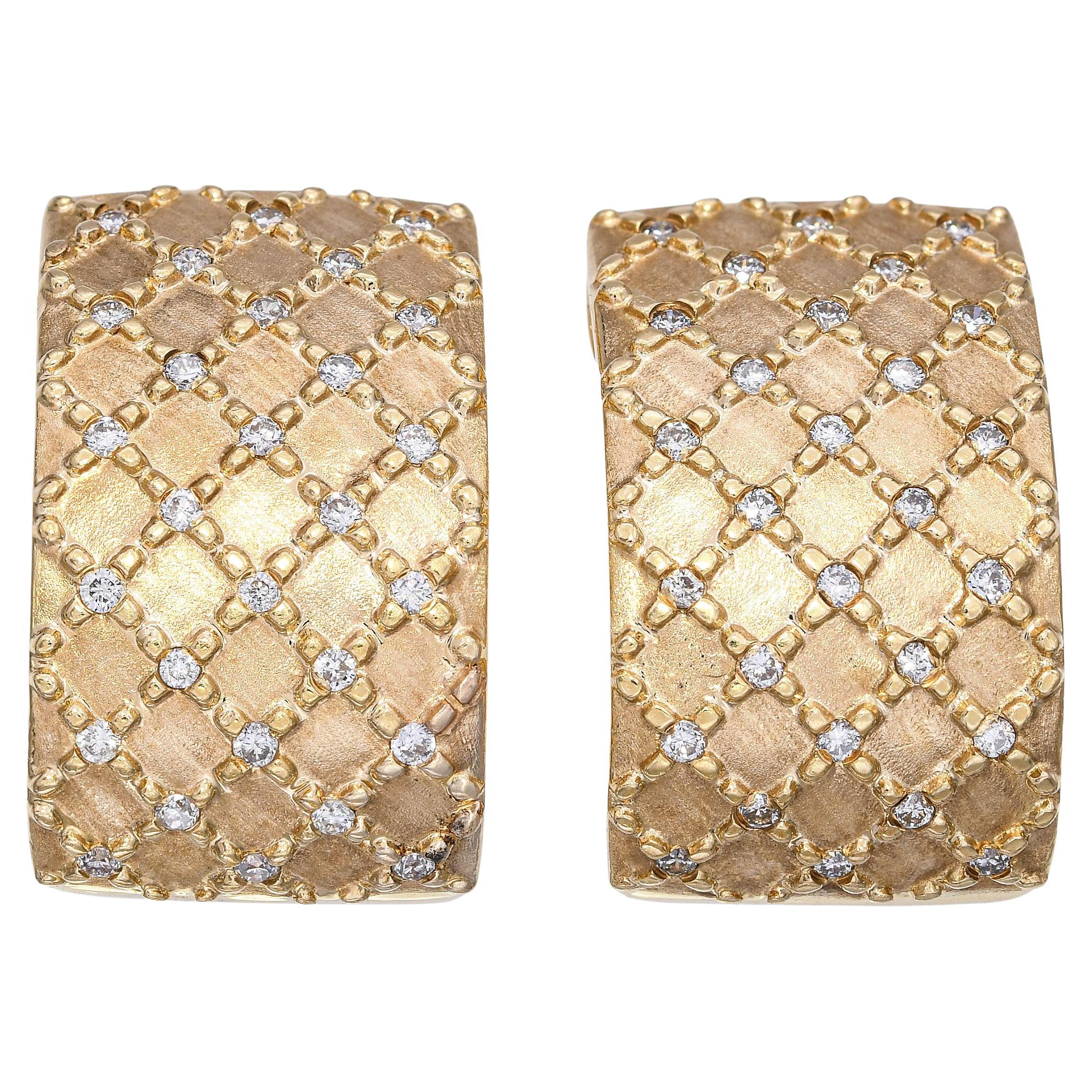 14k Yellow Gold Diamond Omega Back Huggie Earrings en venta