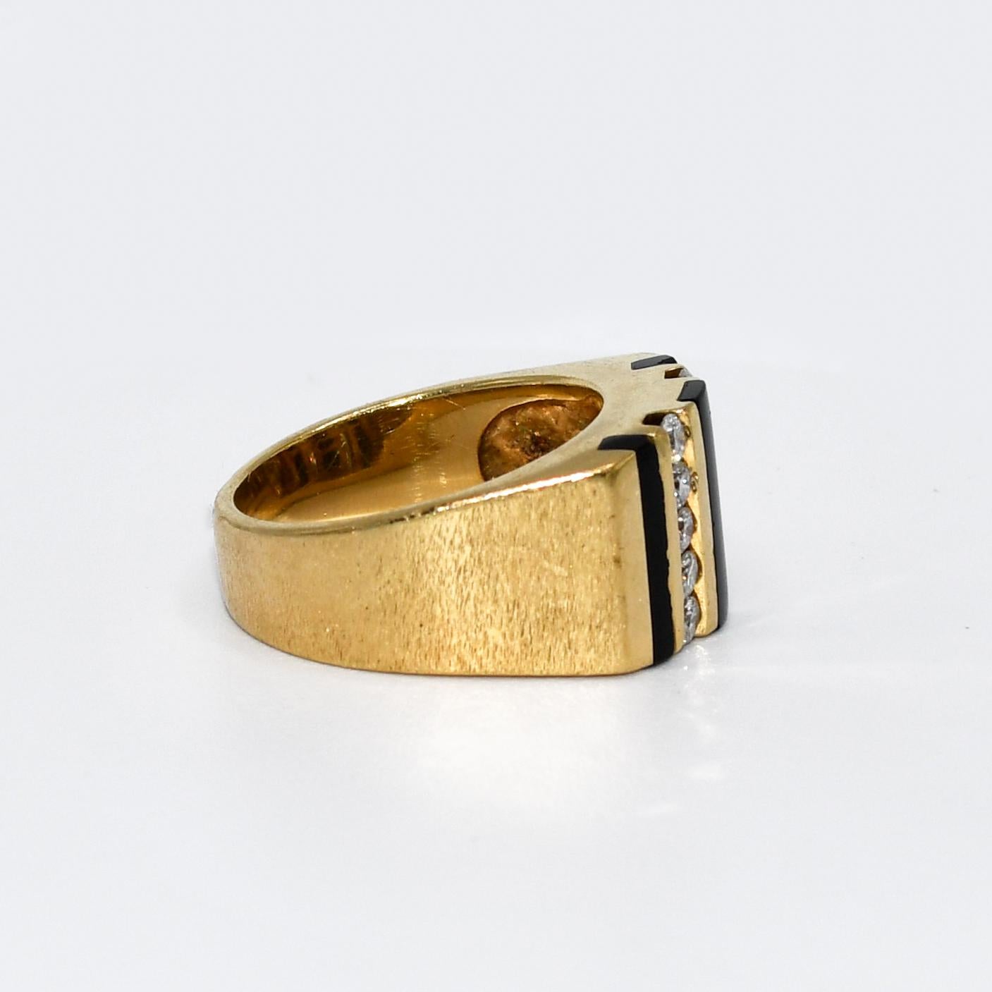 Brilliant Cut 14k Yellow Gold Diamond & Onyx Ring, 11.1gr For Sale