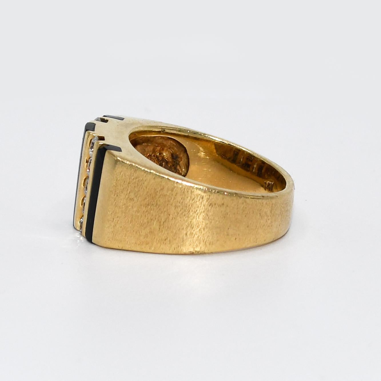 Women's or Men's 14k Yellow Gold Diamond & Onyx Ring, 11.1gr For Sale
