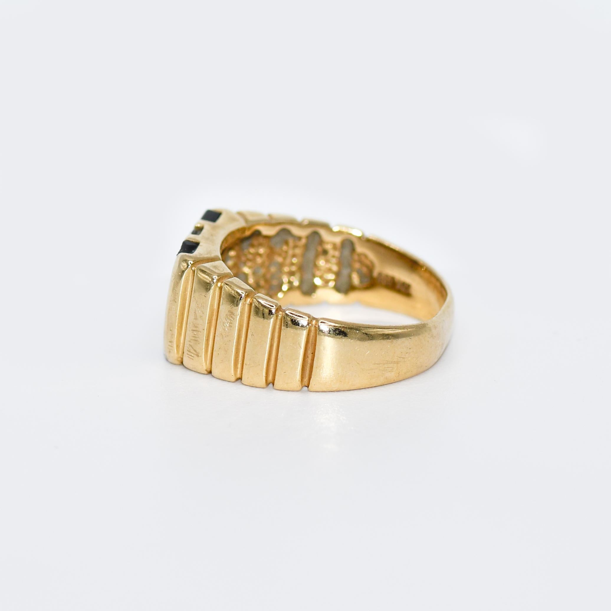 Women's or Men's 14K Yellow Gold Diamond & Onyx Ring, 7.5gr, .25TDW For Sale