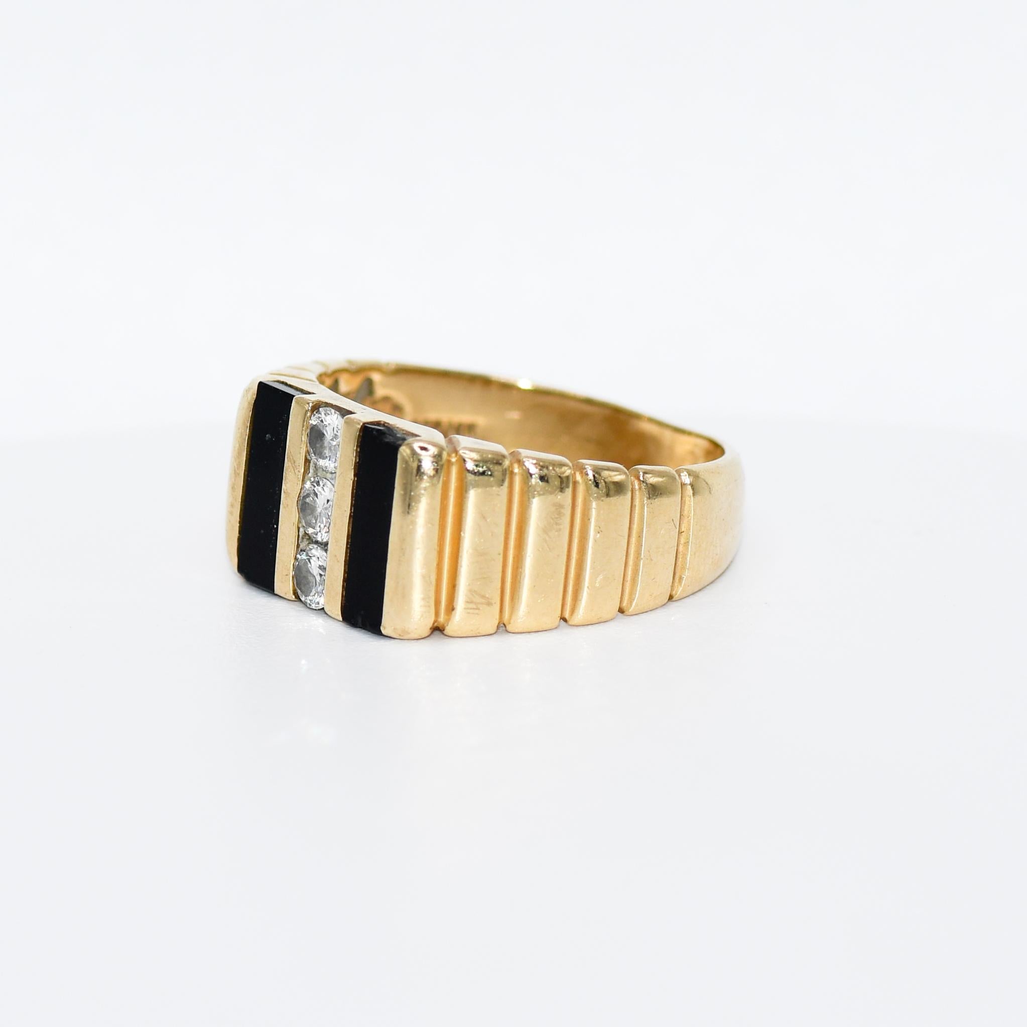 14K Yellow Gold Diamond & Onyx Ring, 7.5gr, .25TDW For Sale 1