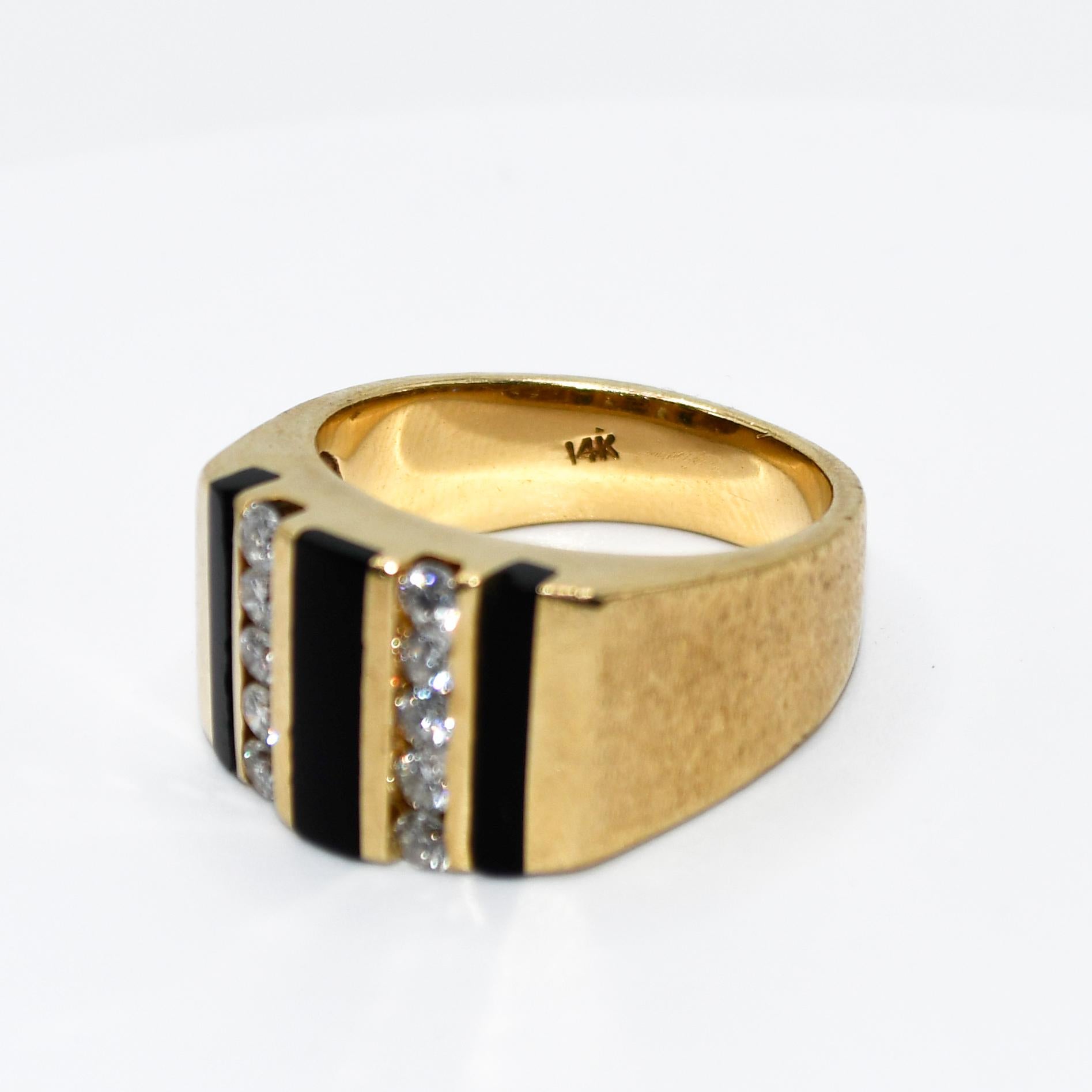14k Yellow Gold Diamond & Onyx Ring, 11.1gr For Sale 2