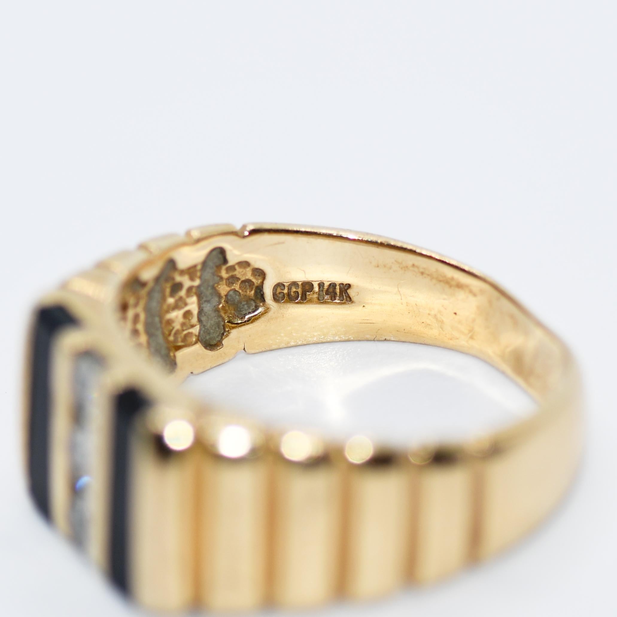 14K Yellow Gold Diamond & Onyx Ring, 7.5gr, .25TDW For Sale 2