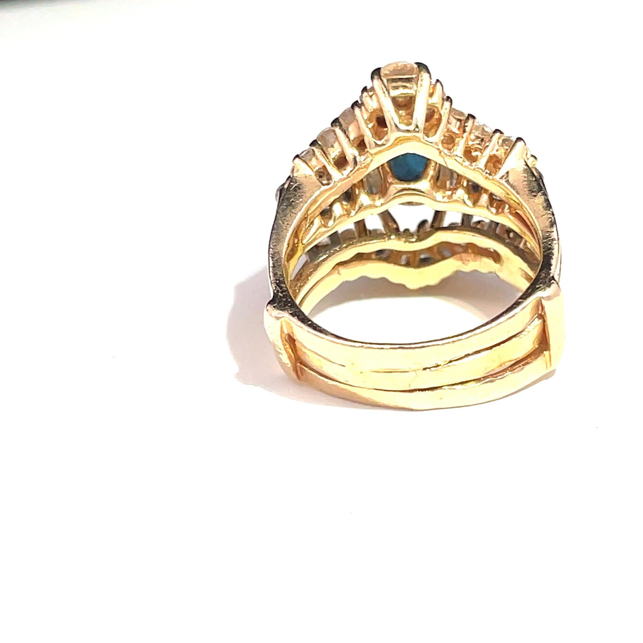 14k Yellow Gold Diamond & Oval Sapphire Ring In Excellent Condition For Sale In New York, NY