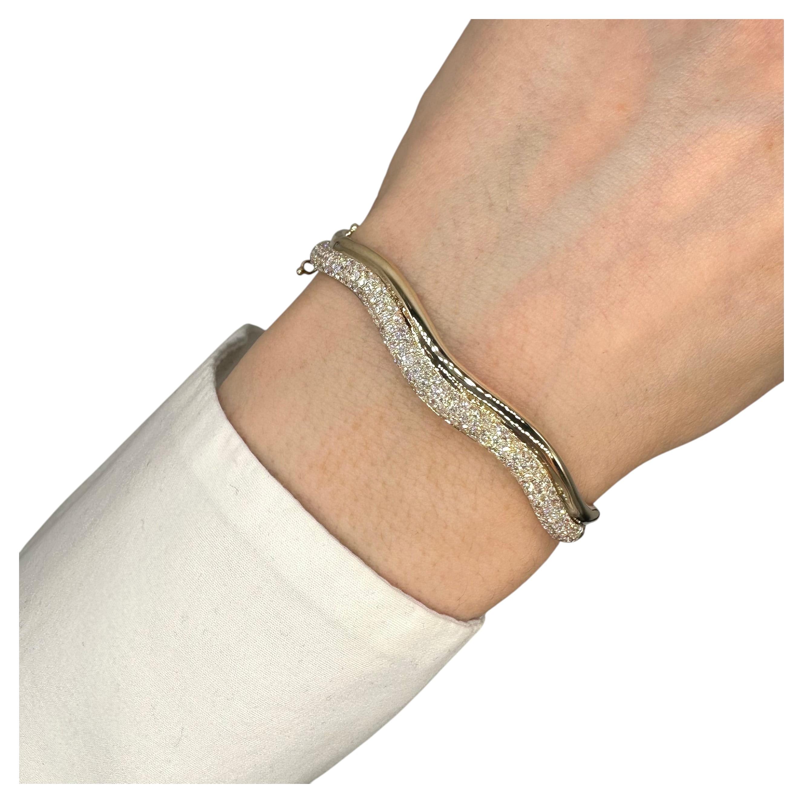 14K Yellow Gold Diamond Pave Bangle Bracelet – 2.54CT Natural Round Diamonds For Sale