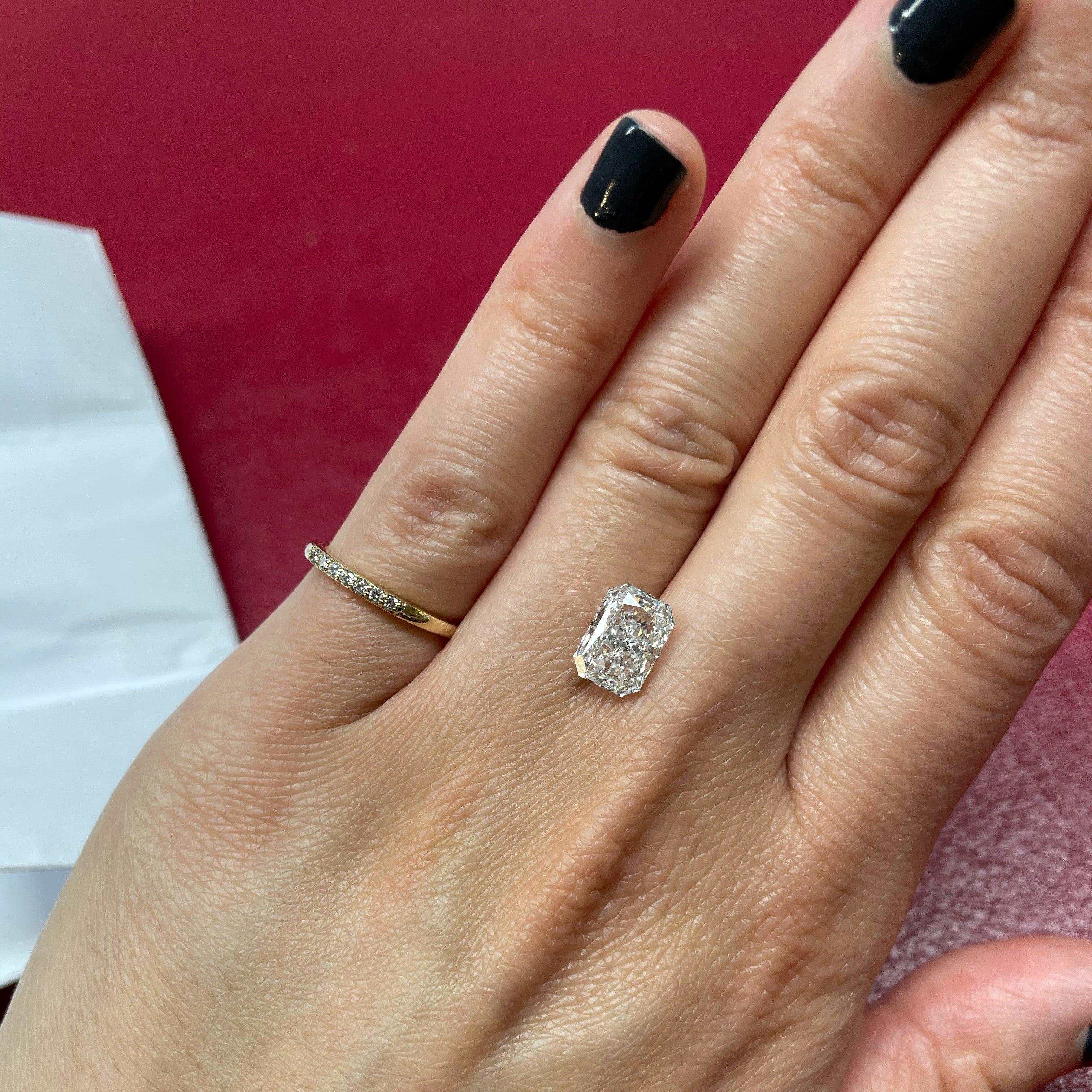 This diamond band ring is the definition of everyday fine jewelry with an air elegance. Simple enough to wear on a daily basis, chic enough to wear to any occasion. The perfect piece to complete the look whether it’s a casual outfit in jeans or