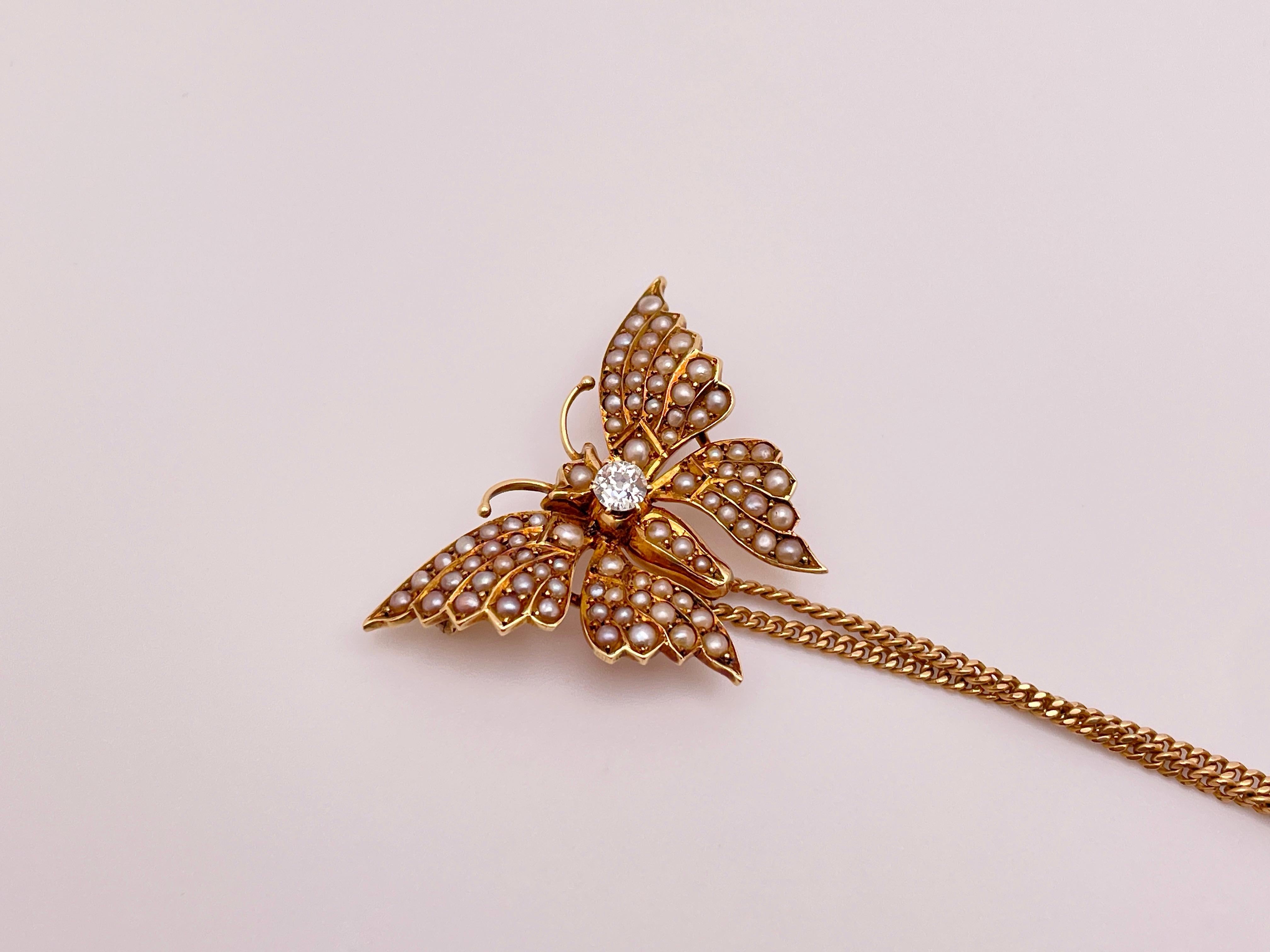 Pendentif broche papillon en or jaune 14 carats avec diamants et perle Unisexe en vente