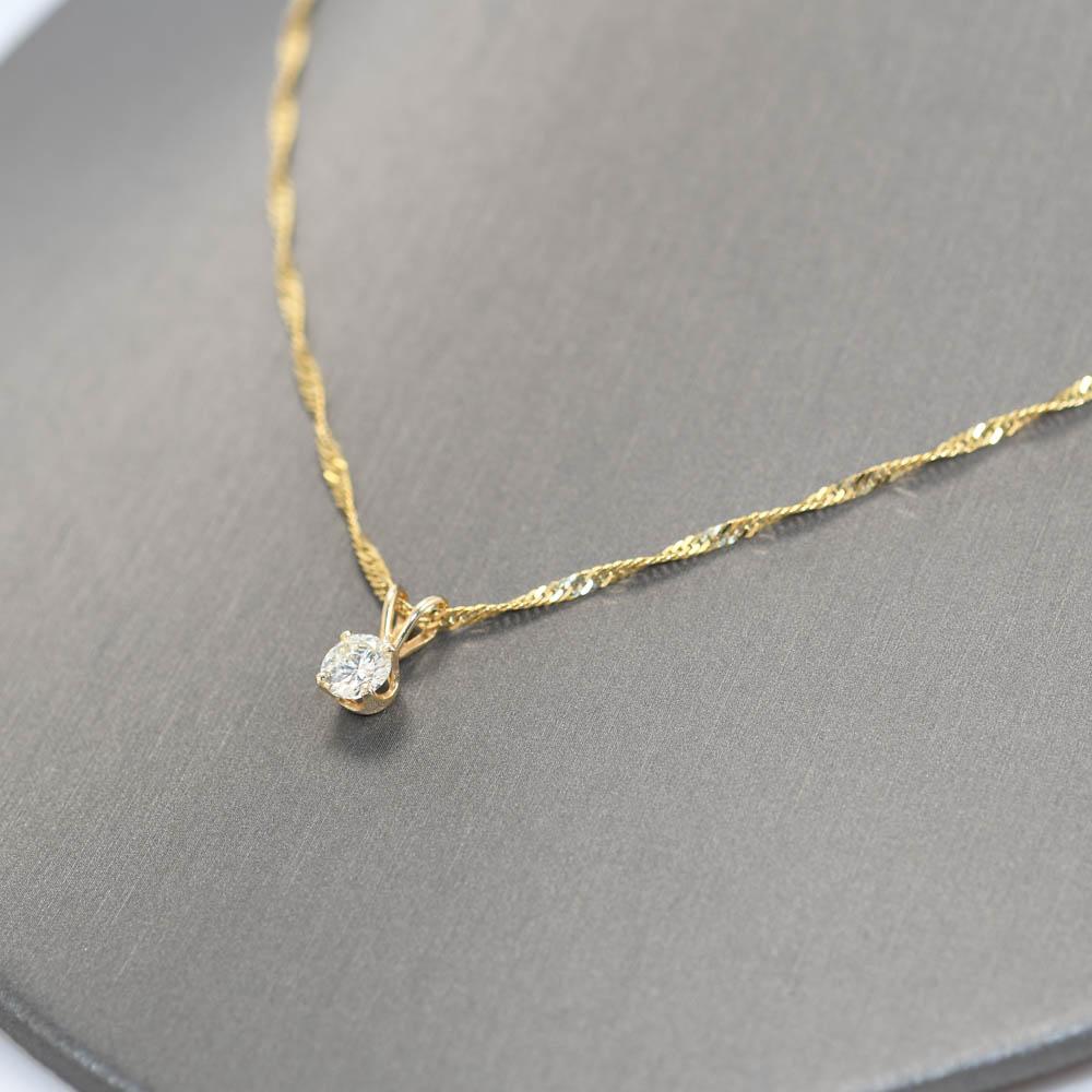 Brilliant Cut 14K Yellow Gold Diamond Pend Necklace, .65ct 3g For Sale