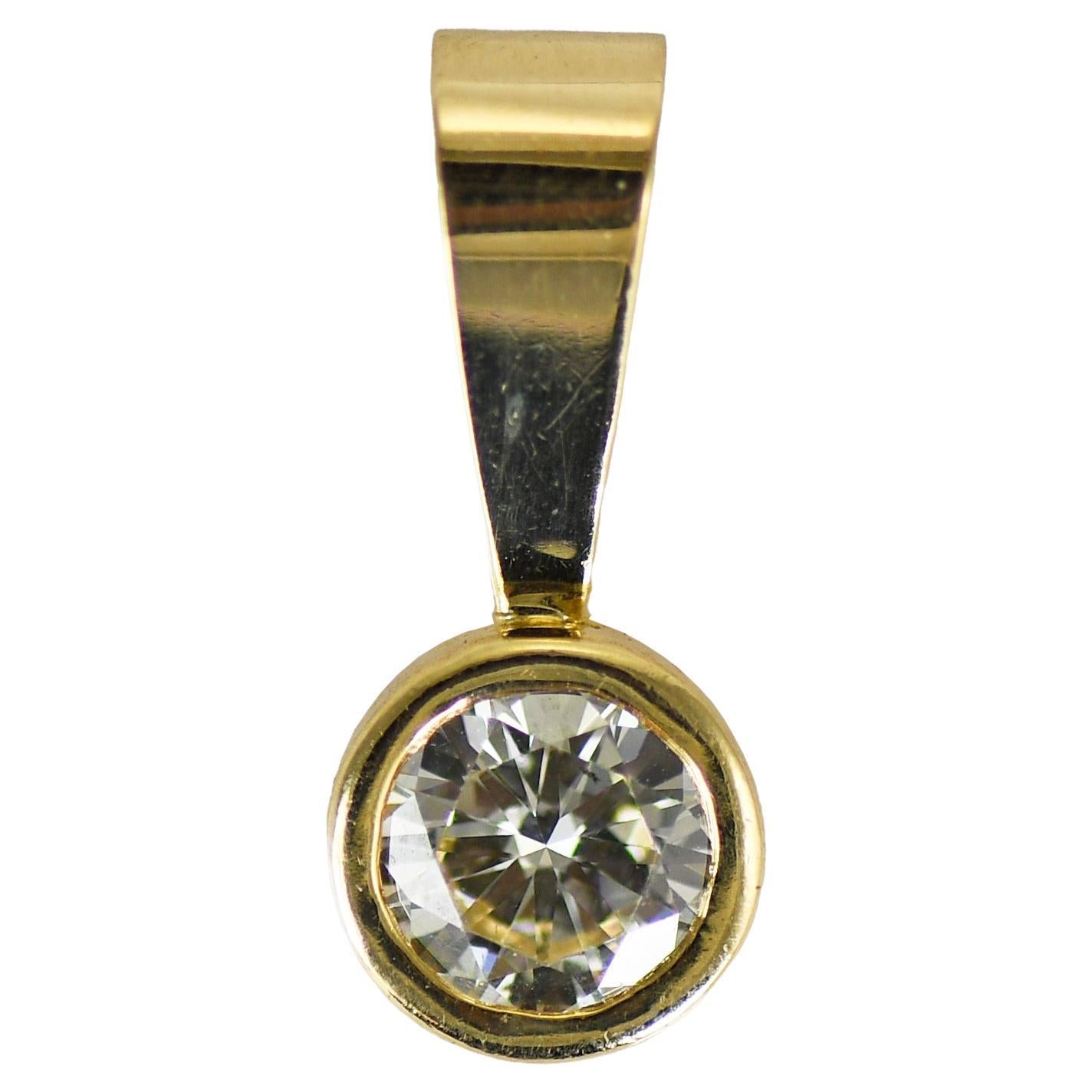 14K Yellow Gold Diamond Pendant 0.80ct
