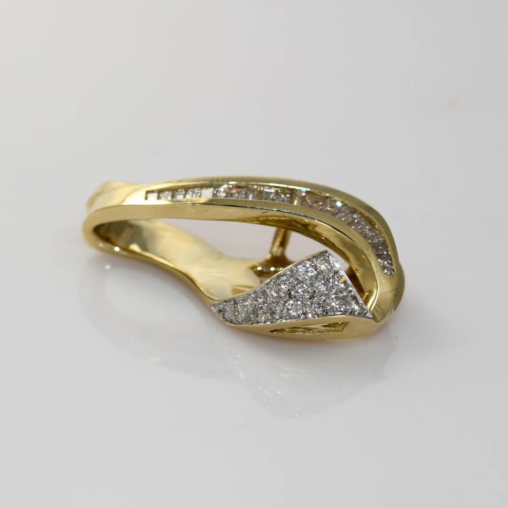 Pendentif en or jaune 14 carats avec diamants 1,00 ct. pt., 10,6 g Excellent état - En vente à Laguna Beach, CA
