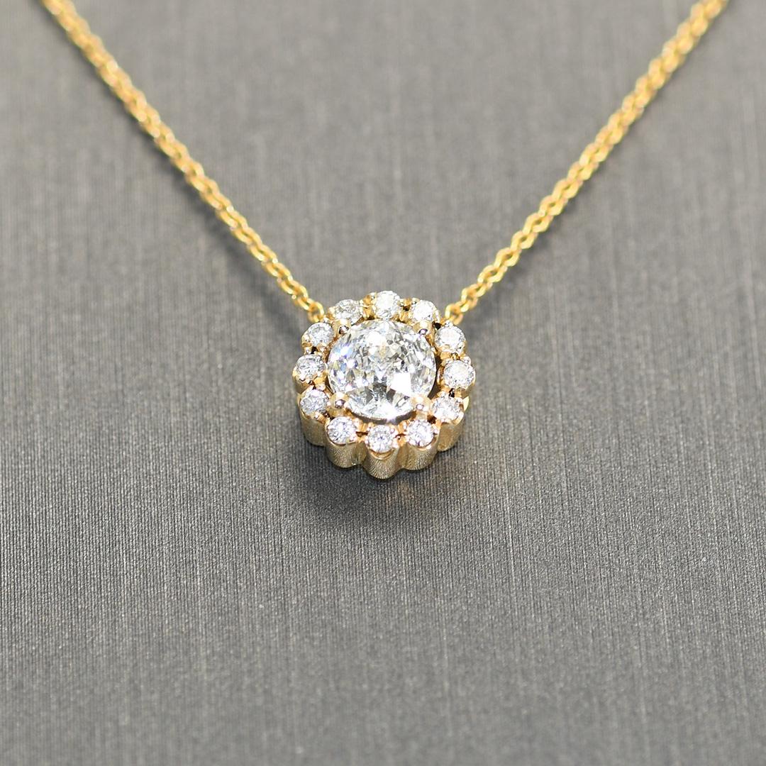 Collier pendentif en or jaune 14 carats avec diamants 0,99 carat Excellent état - En vente à Laguna Beach, CA