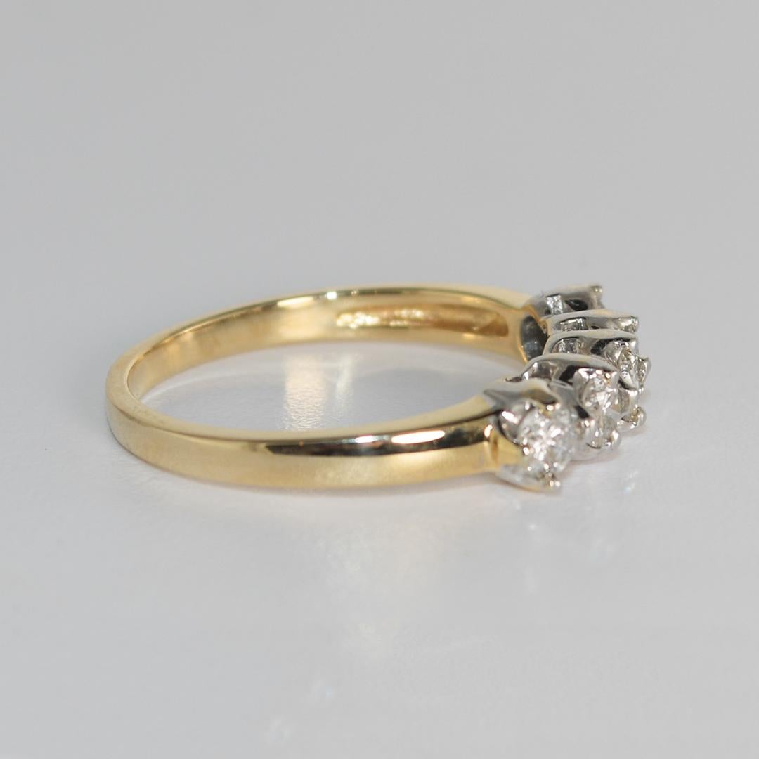 Round Cut 14K Yellow Gold Diamond Ring 2.4g For Sale