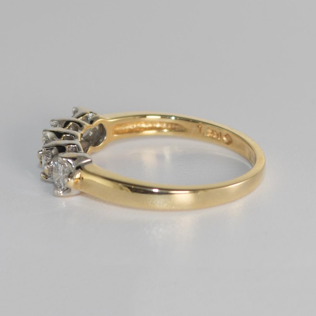 Women's or Men's 14K Yellow Gold Diamond Ring 2.4g For Sale