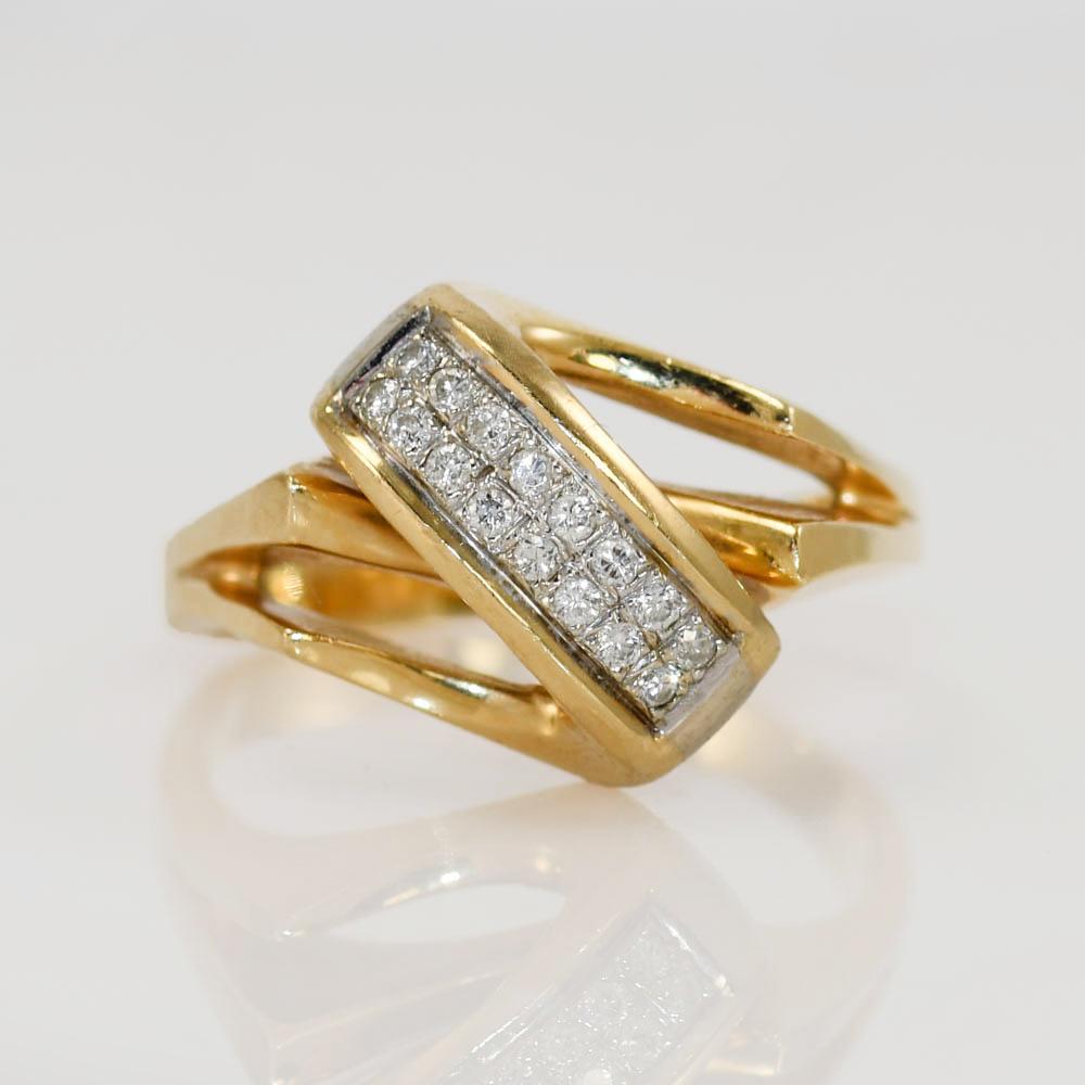 Round Cut 14K Yellow Gold Diamond Ring 5.4gr .15tdw For Sale